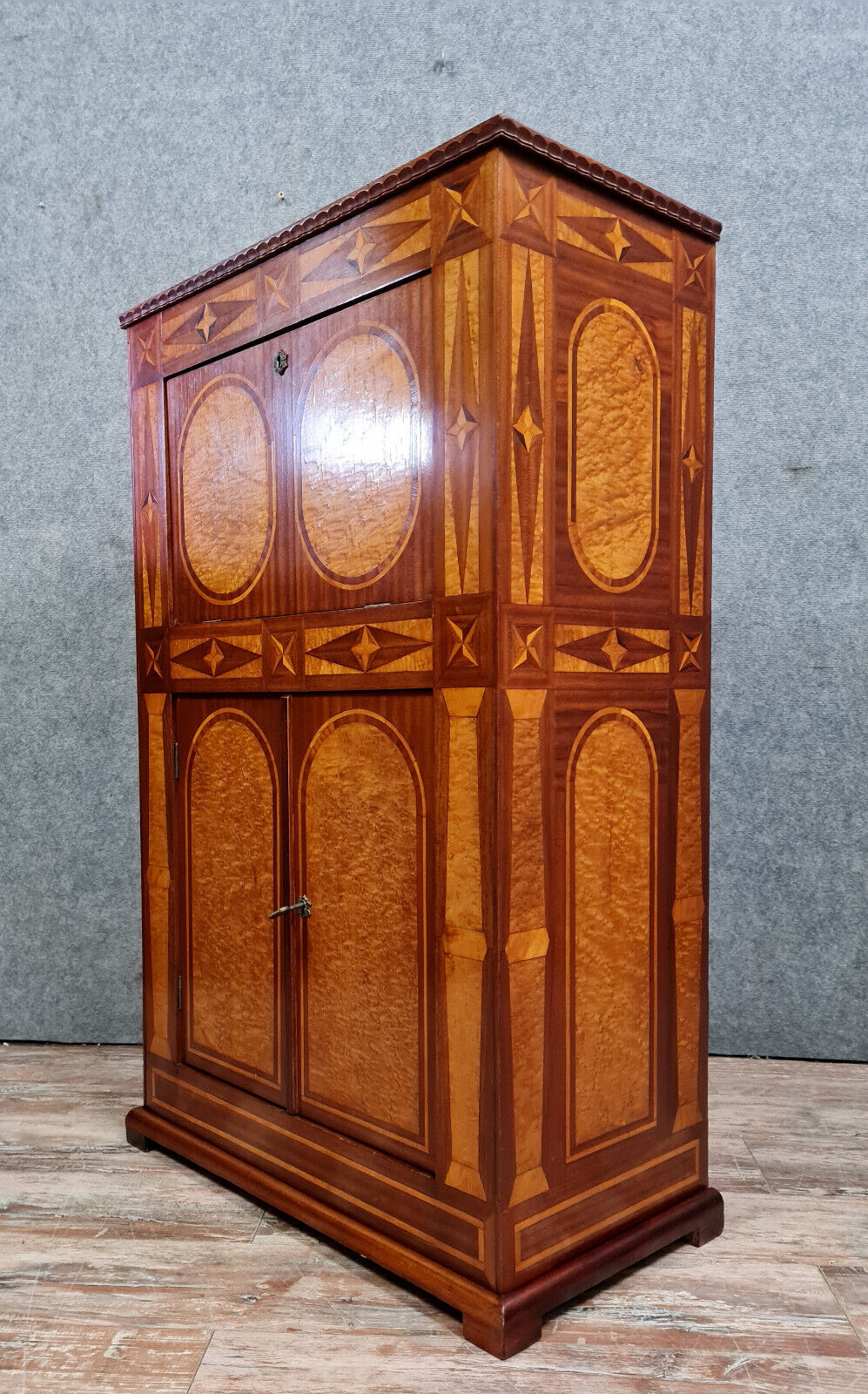 Secretary of Dame Restauration/Charles X in precious wood marquetry circa 1900