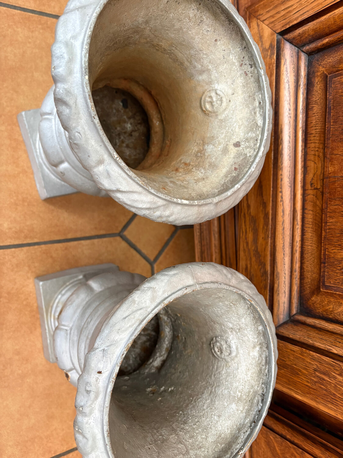 Medici vase pair