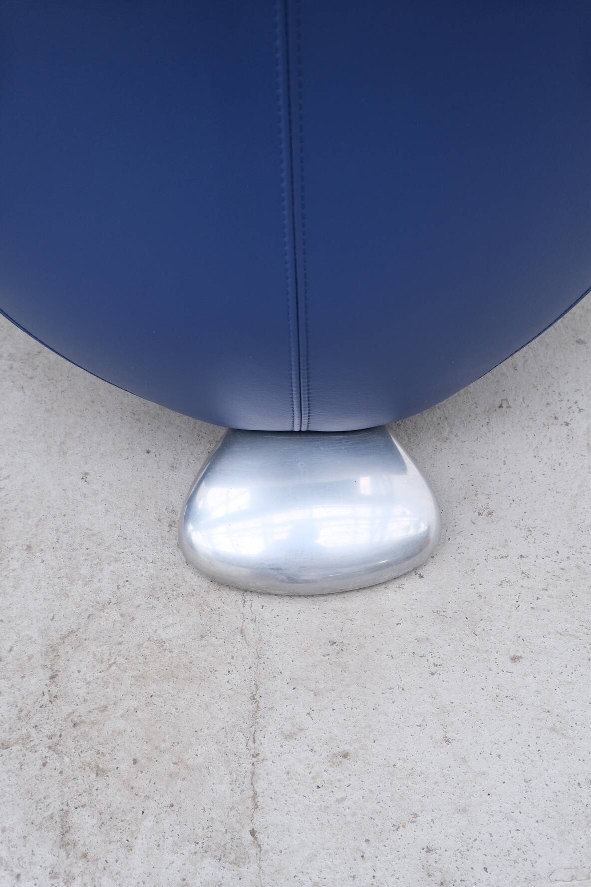 Pair of "Balou" armchairs by Jane Worthington for Leolux in leather, 1980