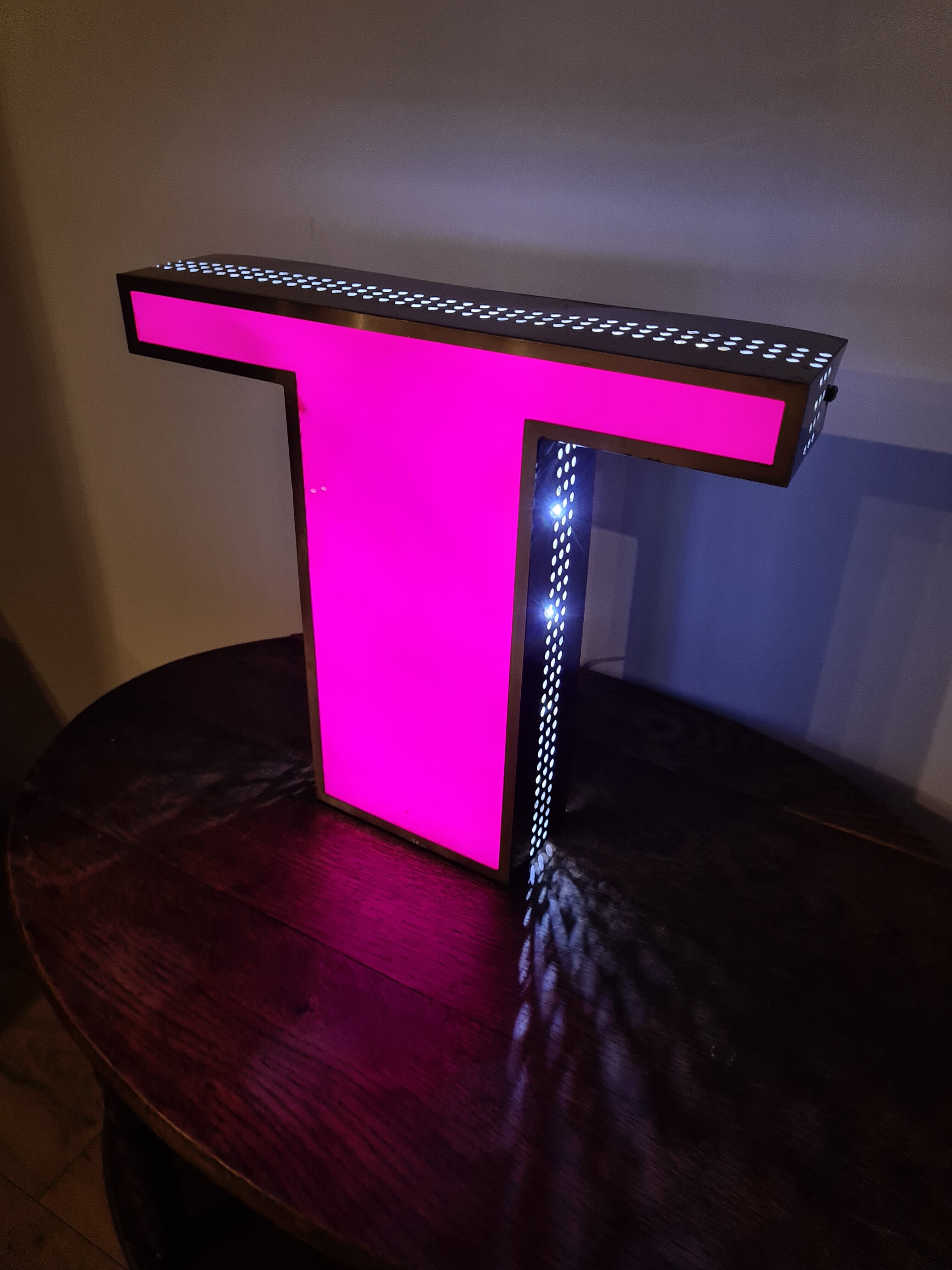 Lettre d'enseigne "t"