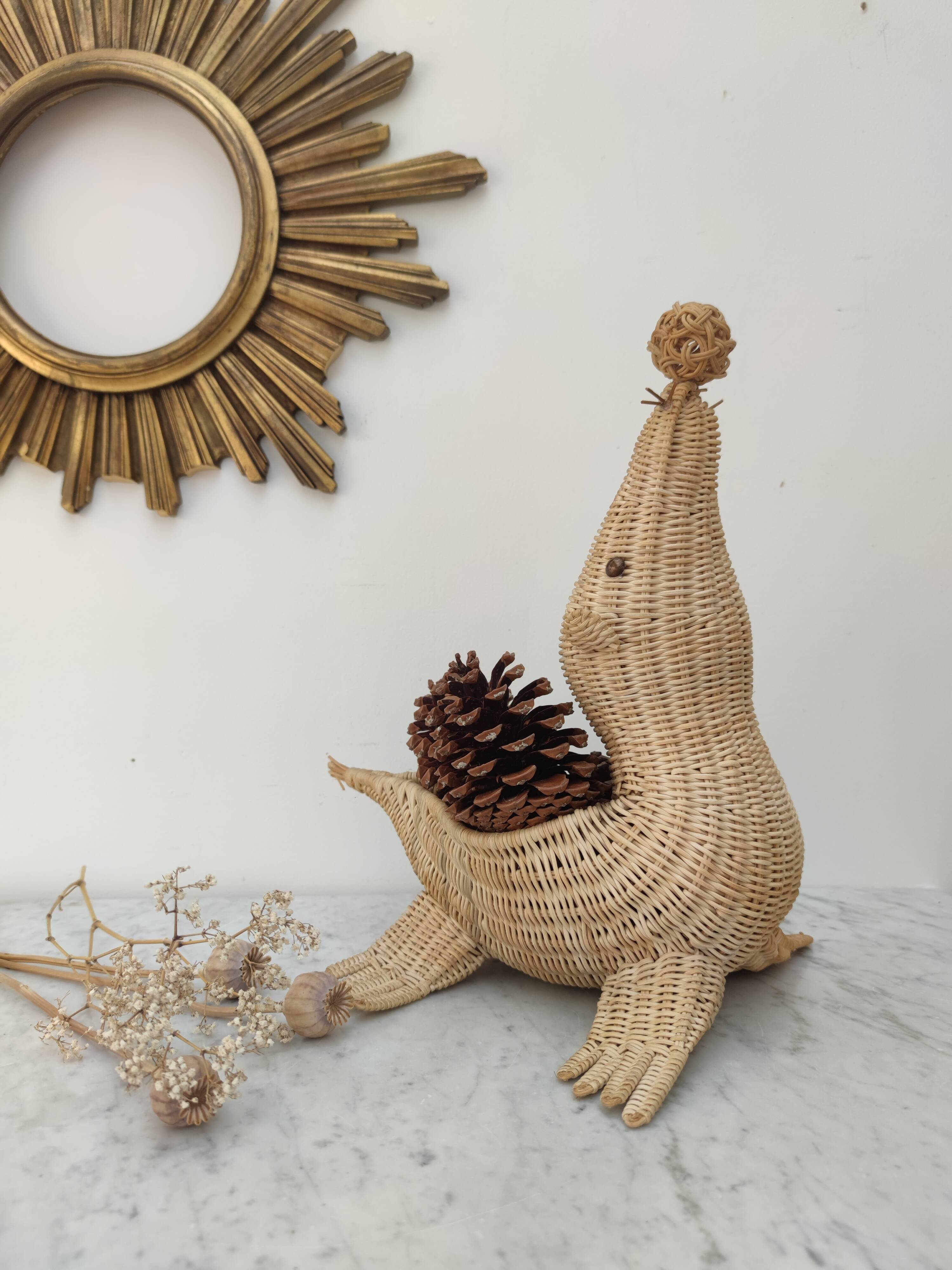Rattan sea lion pan