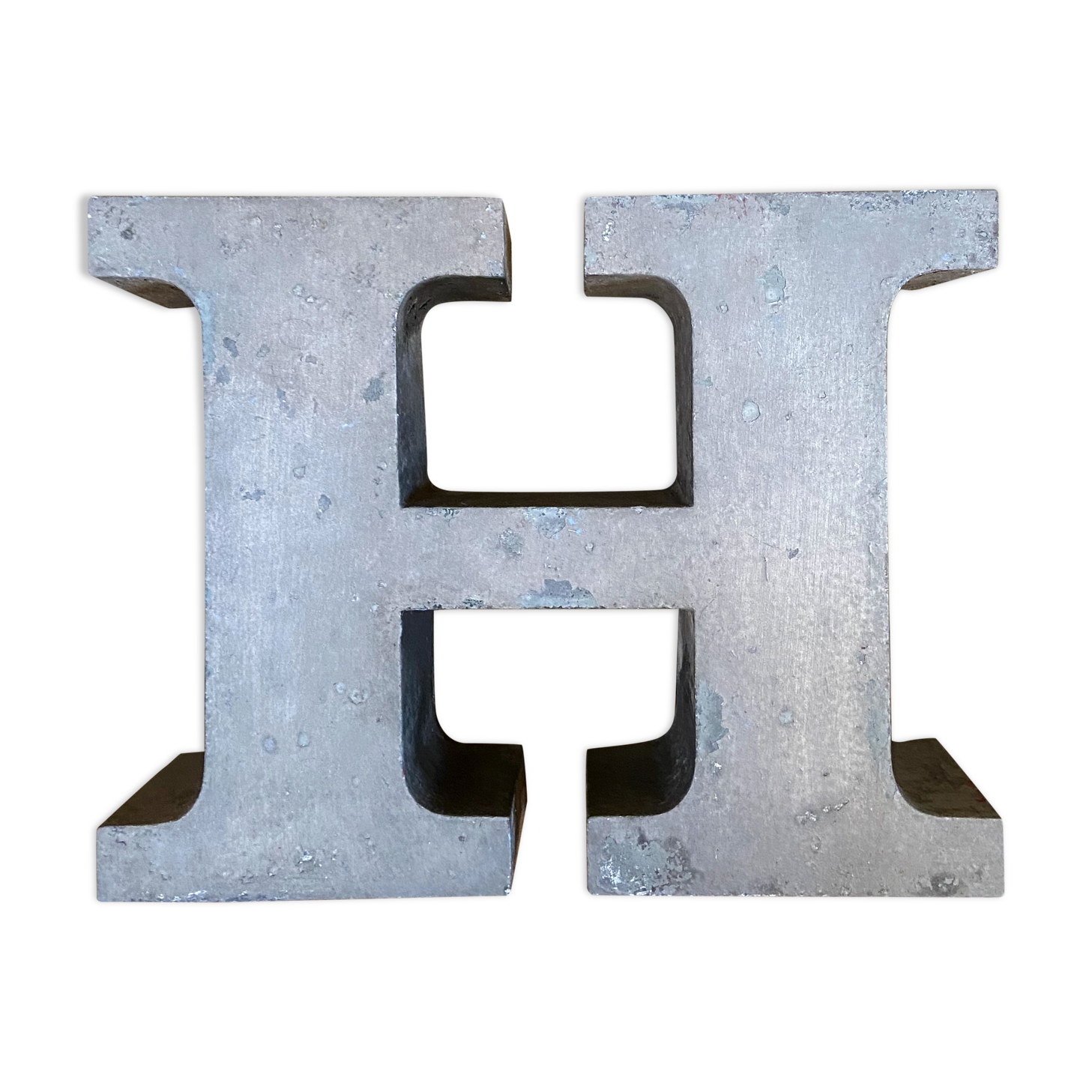 Letter metal H