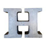 Letter metal H