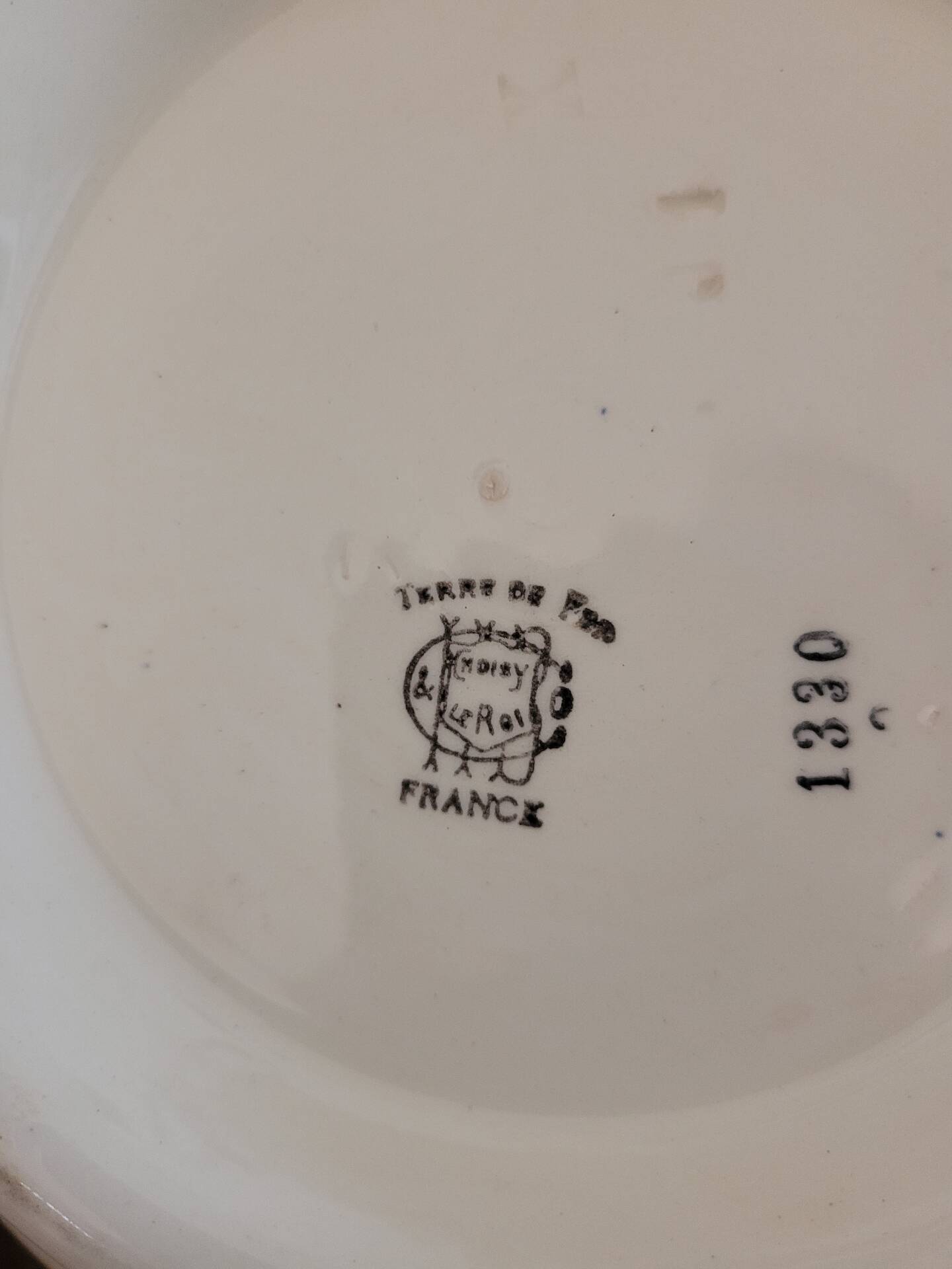 Soupière en terre de fer Choisy Le Roi