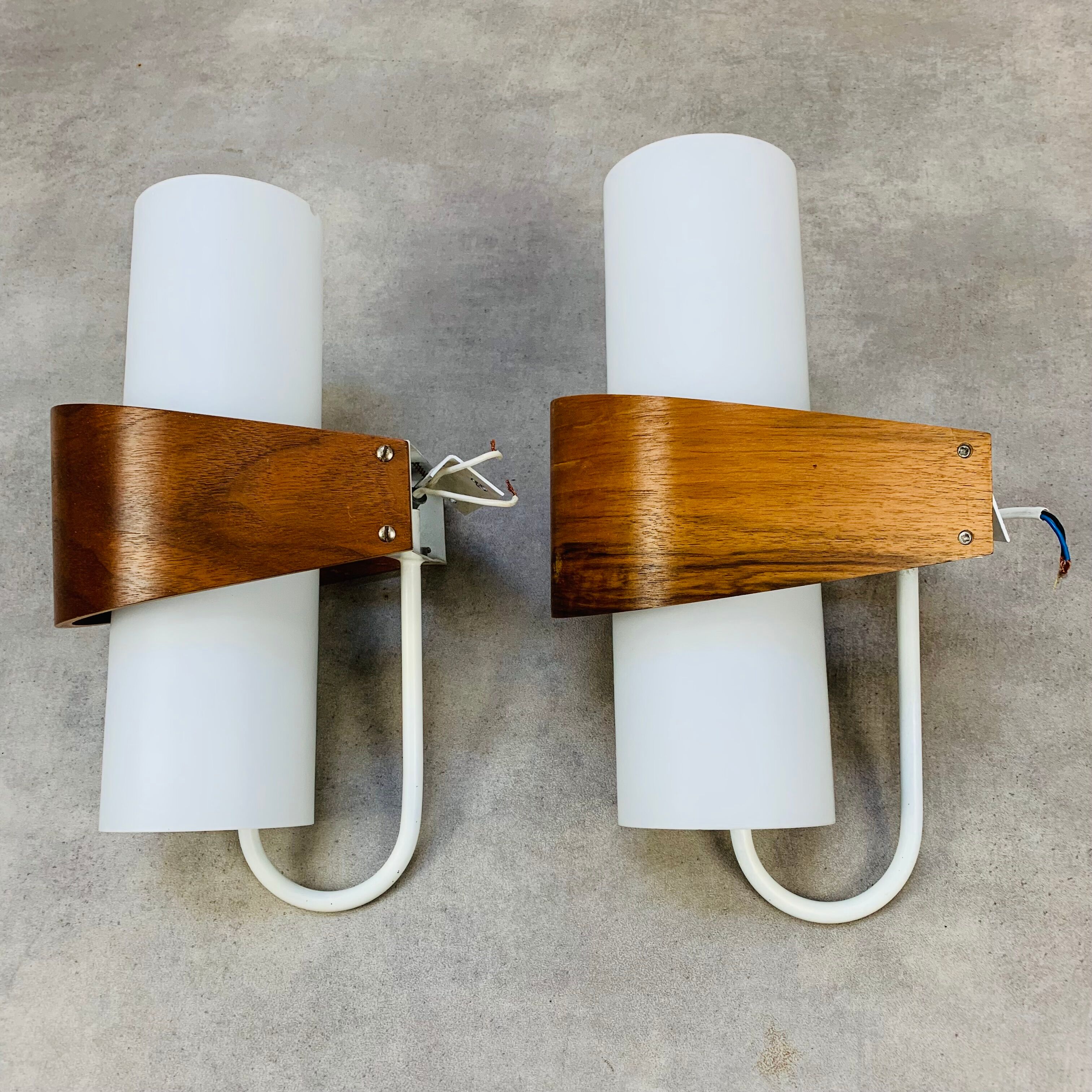 Pair of Louis Kalff NX40 model wall lamps for Philips