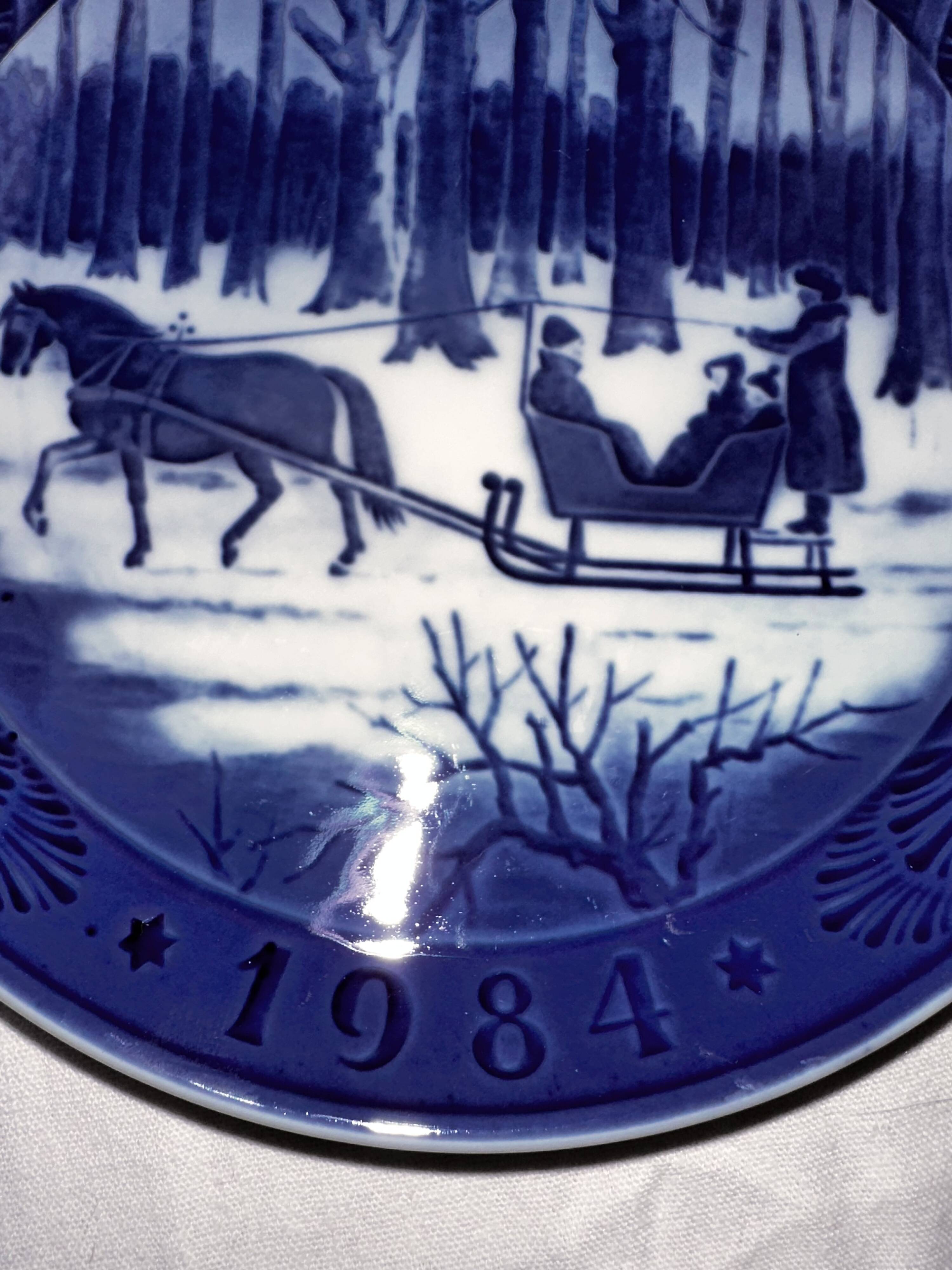 Christmas plate 1984, Royal Copenhagen porcelain