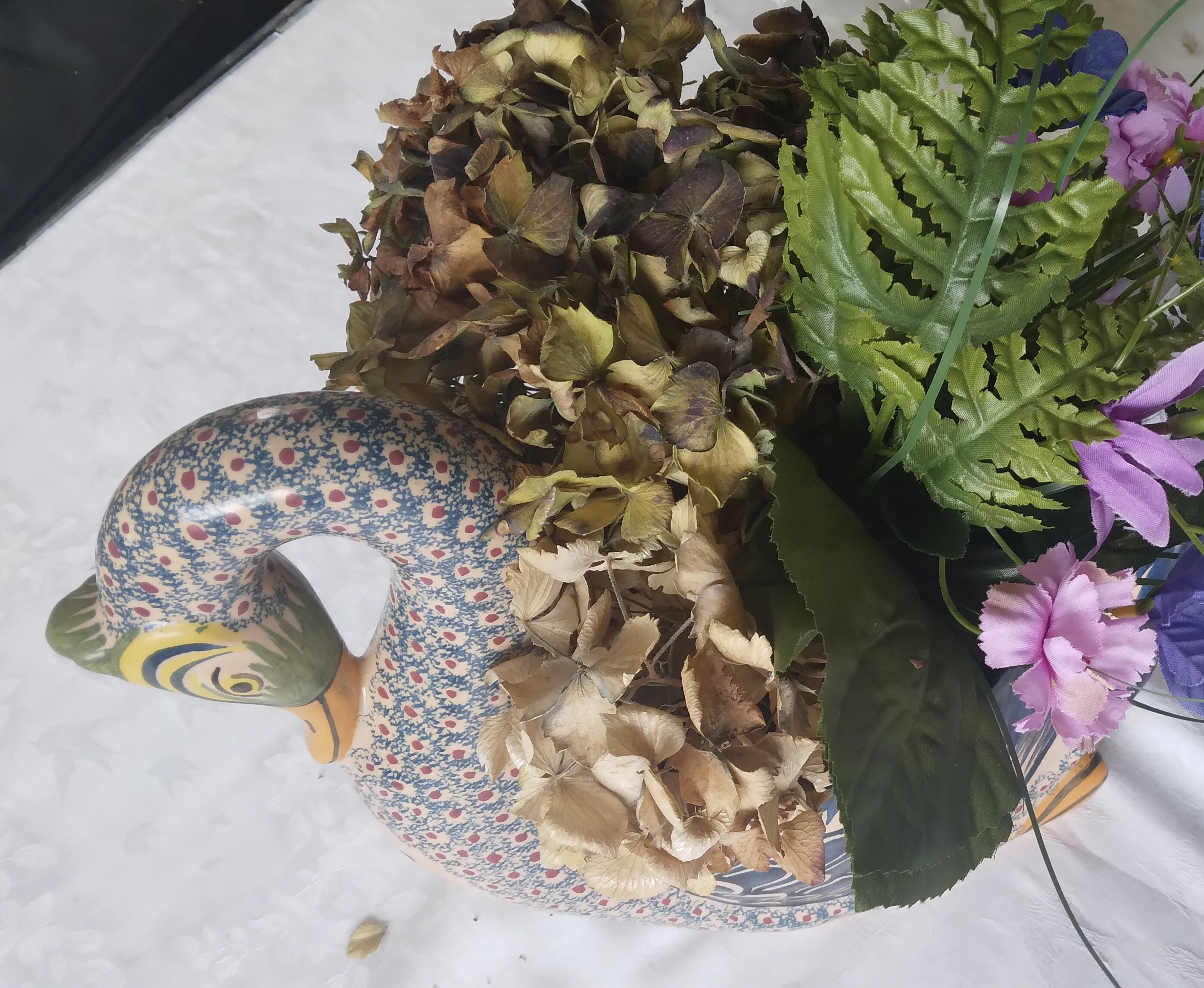 Swan pot cover Henriot Quimper