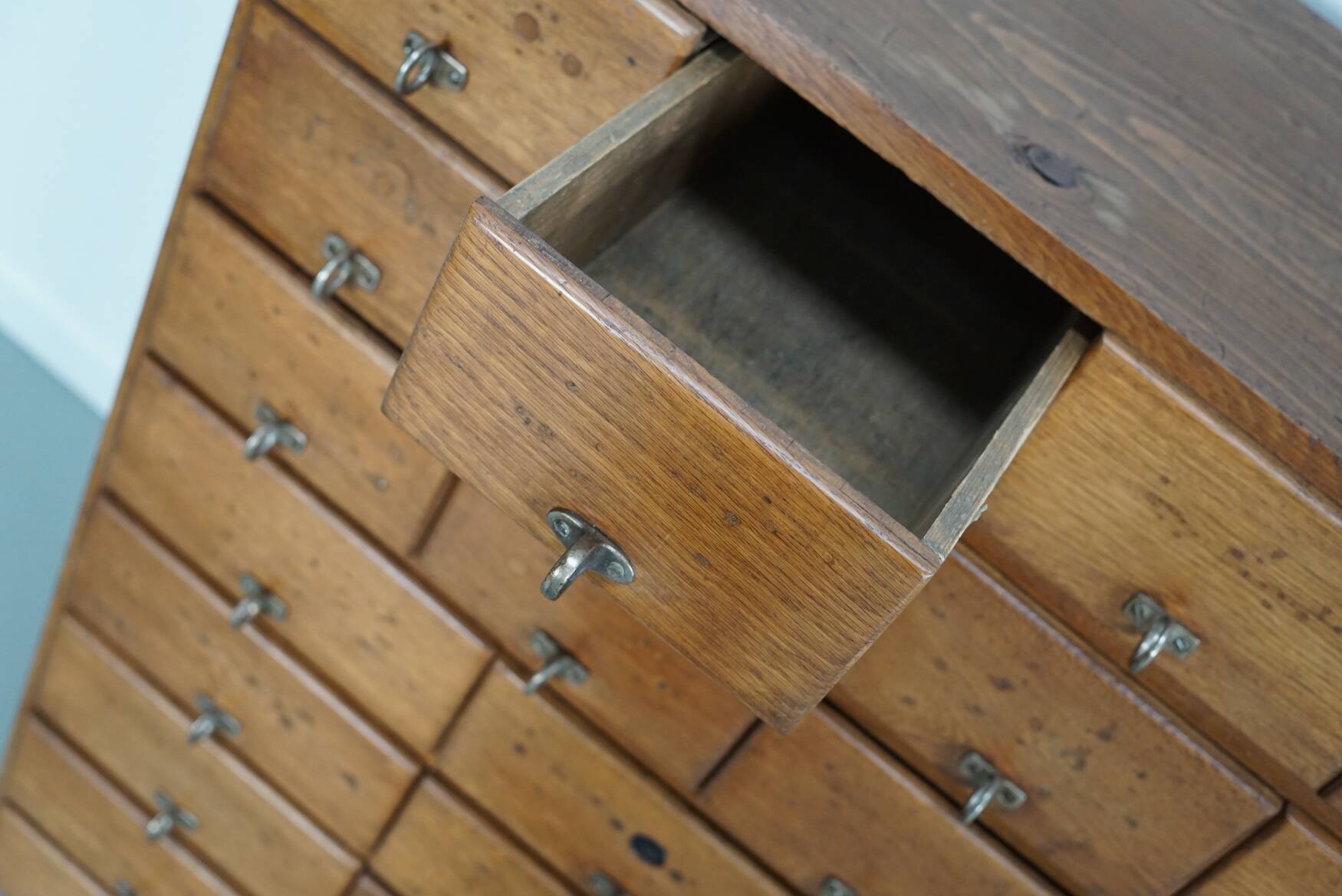 Armoire d'apothicaire vintage allemande en pin et chêne, années 1950