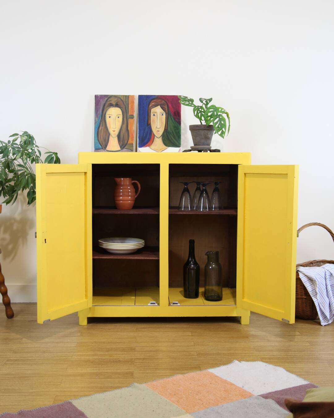 Vintage storage unit