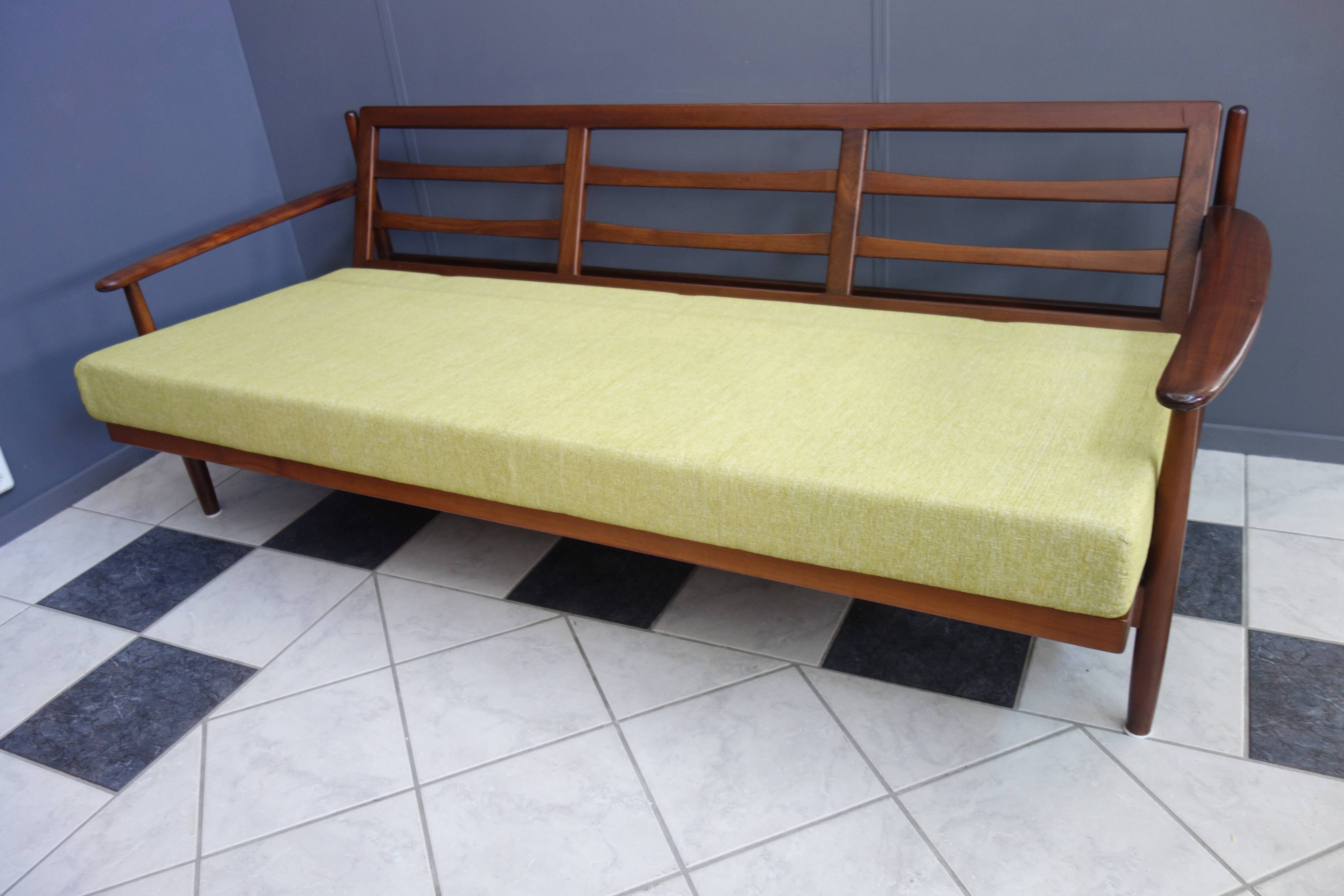 Yellow vintage sofa / daybed, 1960S