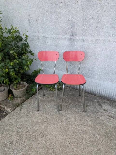 Paire de chaises en formica