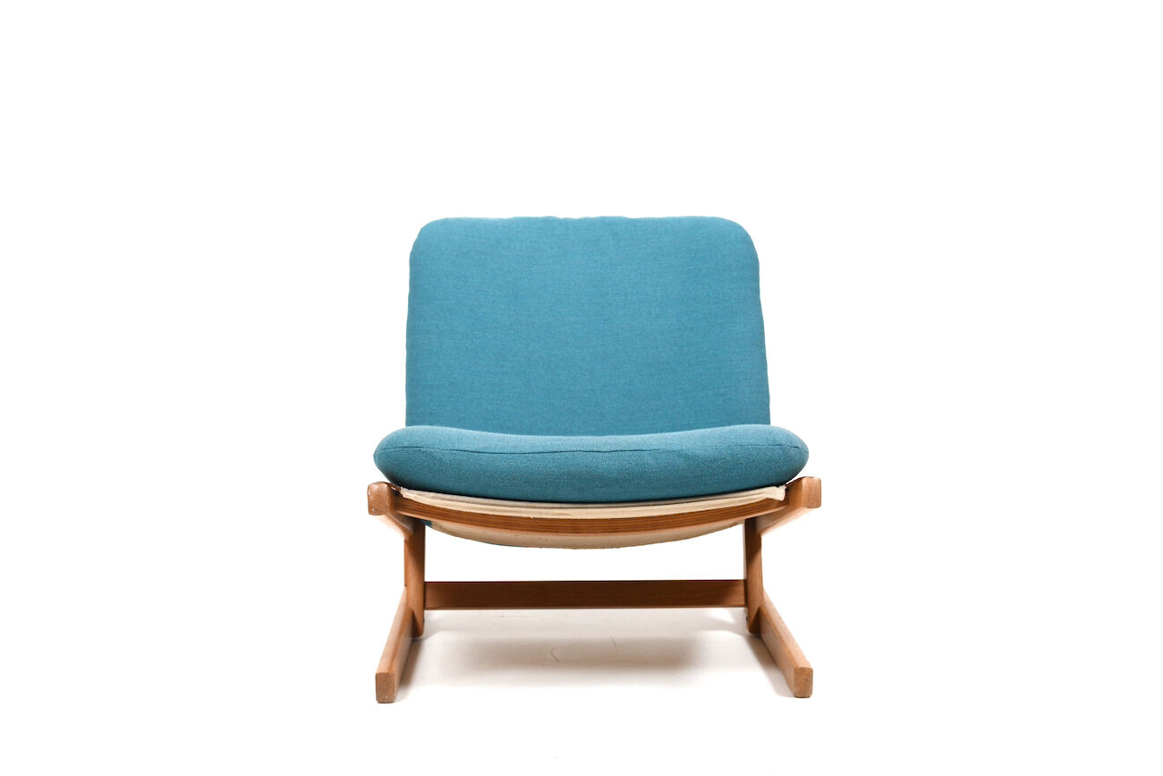 Danish Easychair in Oak with Leather Details 1960s.