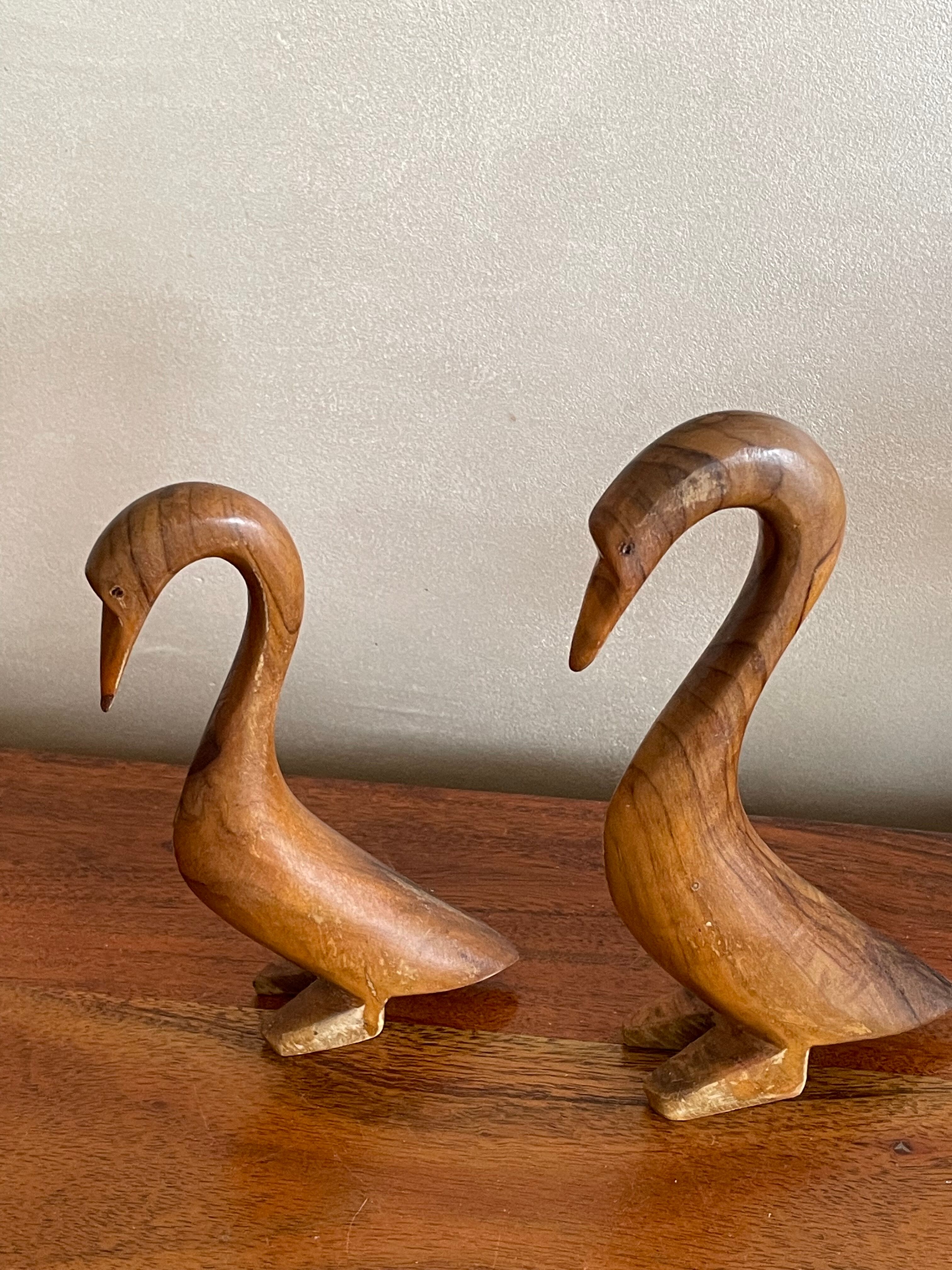 Paire d’oiseaux en bois