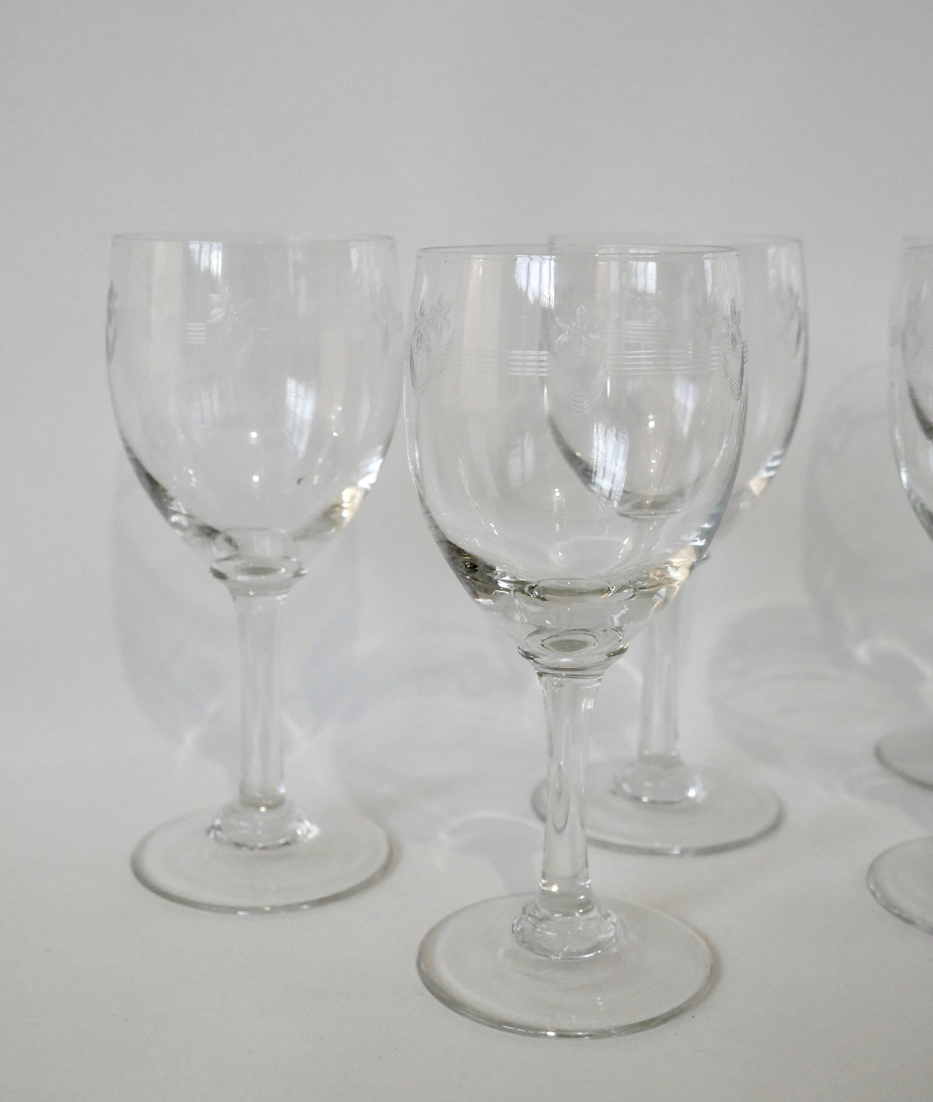 Set of 6 engraved crystal wine glasses from the 30s and 40s