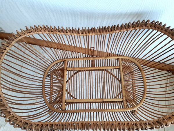 Berceau moïse en rotin vintage vers 1960
