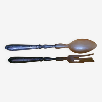 Horn salad servers box