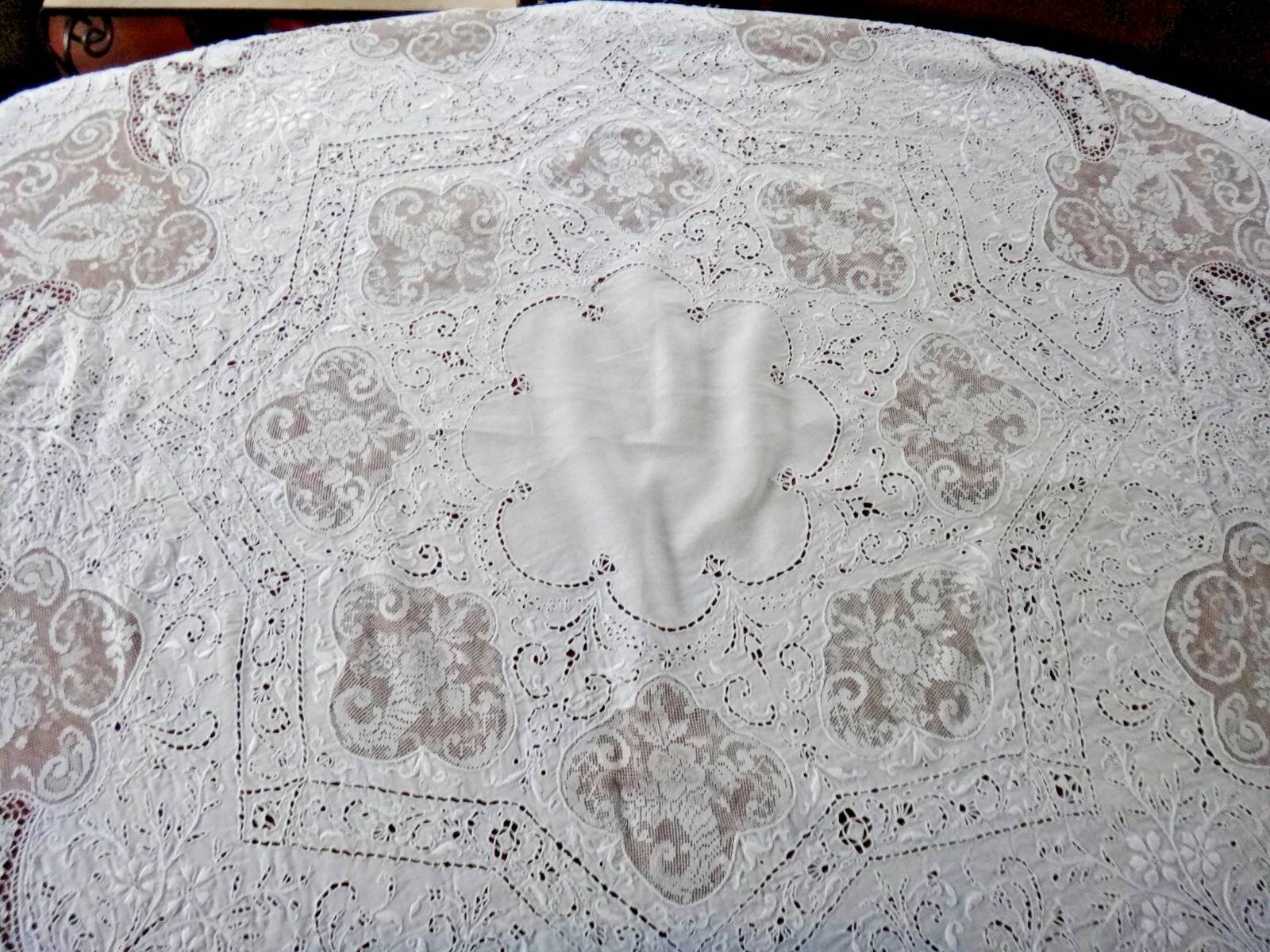 Ancienne nappe ronde diametre 230 cm dentelle broderie