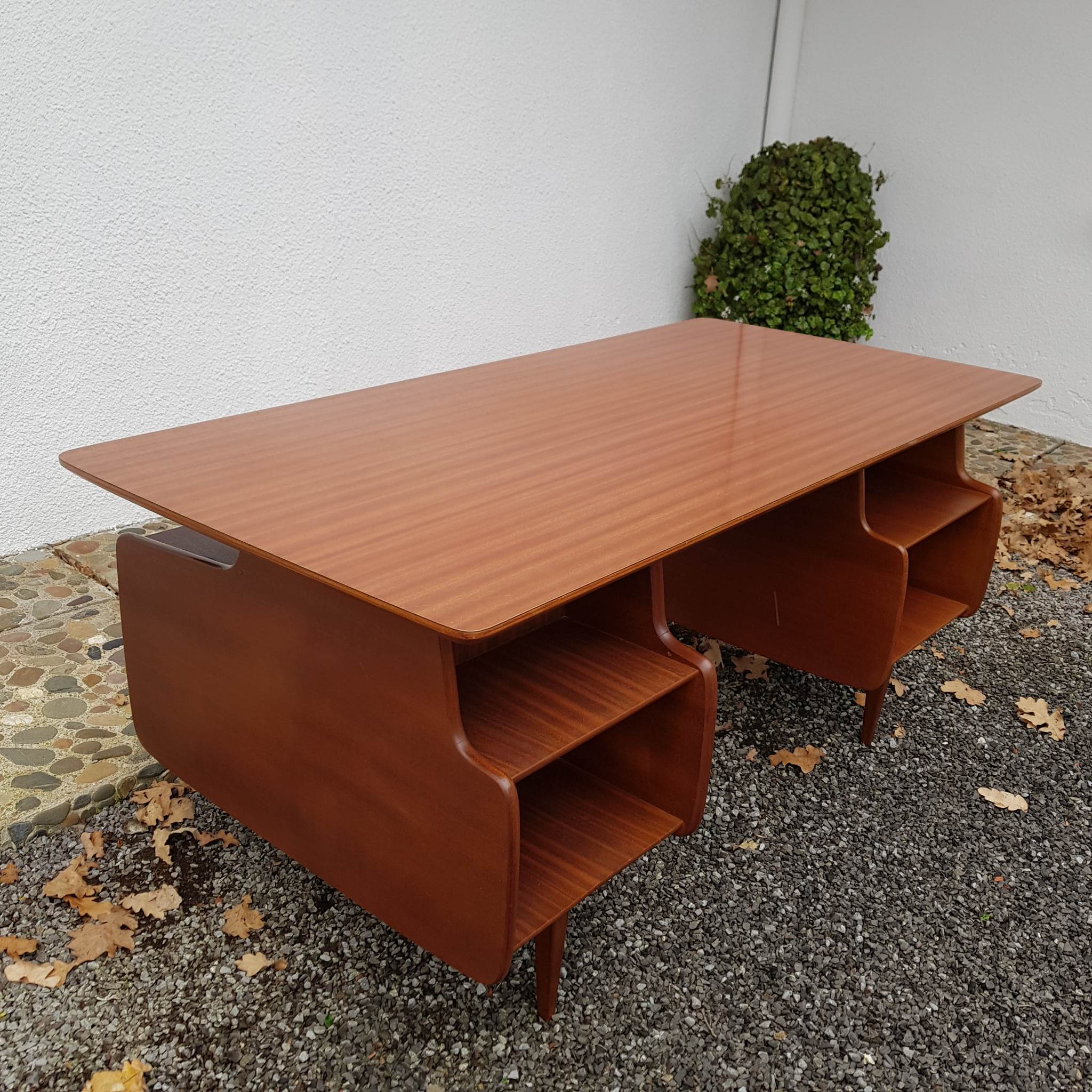 Executive Office Jacques Hauville edit by Bema 50