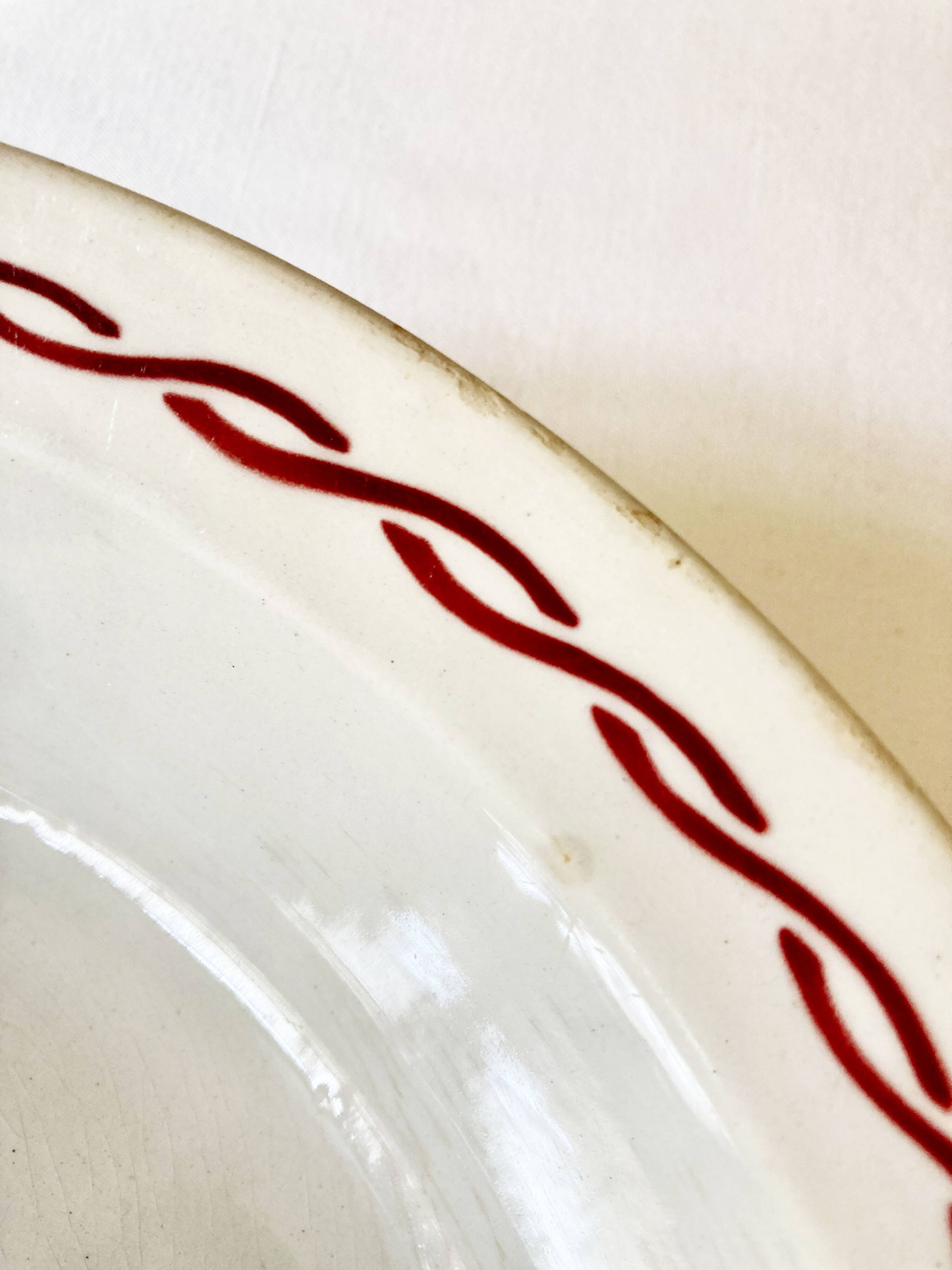Dish with rose decoration