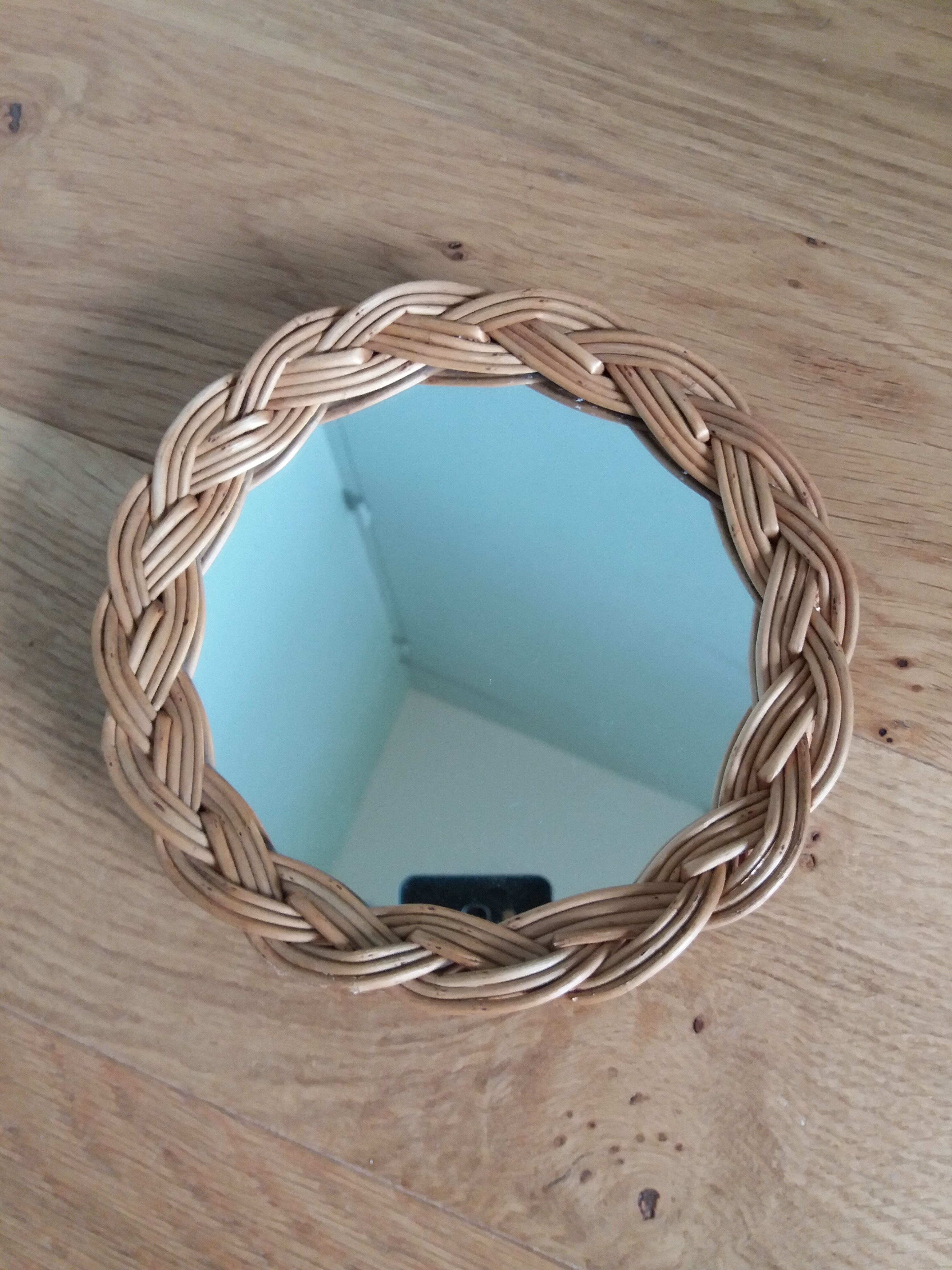Round rattan wicker mirror 18cm