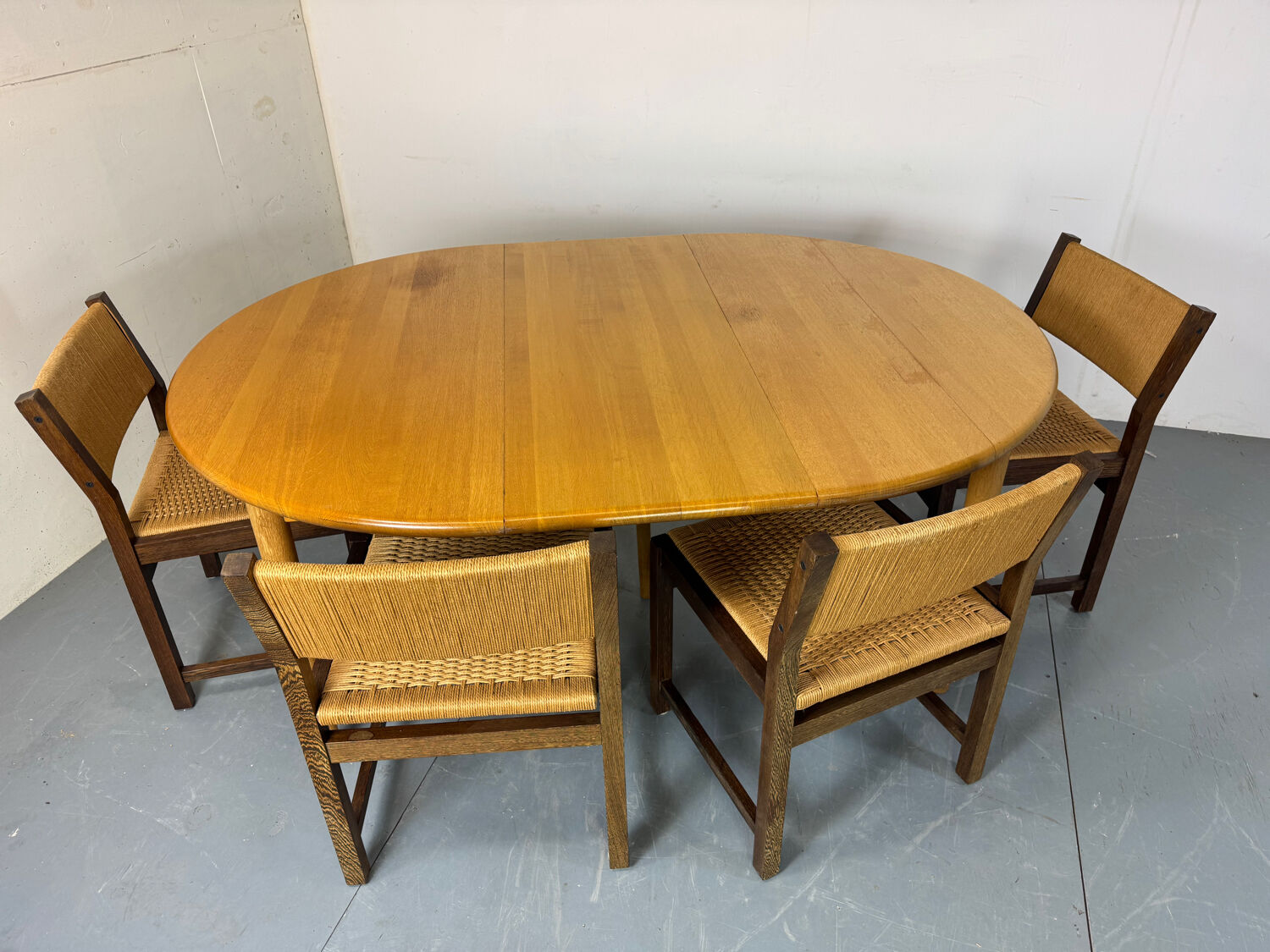 Table à manger ronde extensible en chêne, design danois du milieu du siècle, années 1960