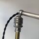 Ancienne lampe d’atelier industriel articulee
