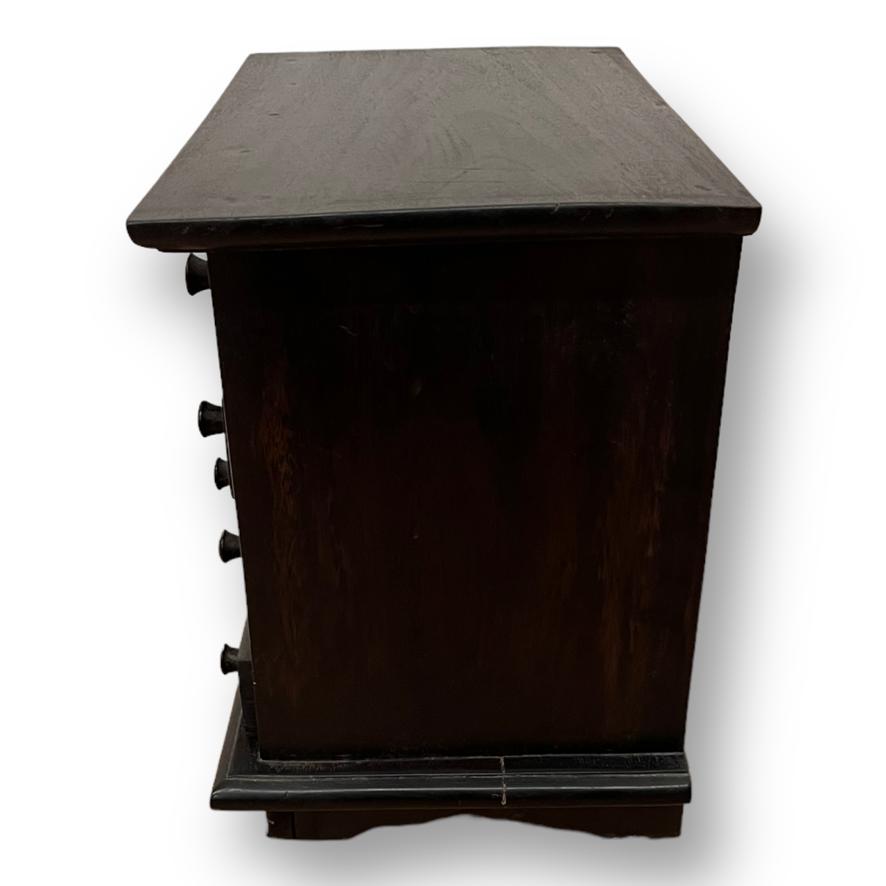 Jeweler's drawer cabinet