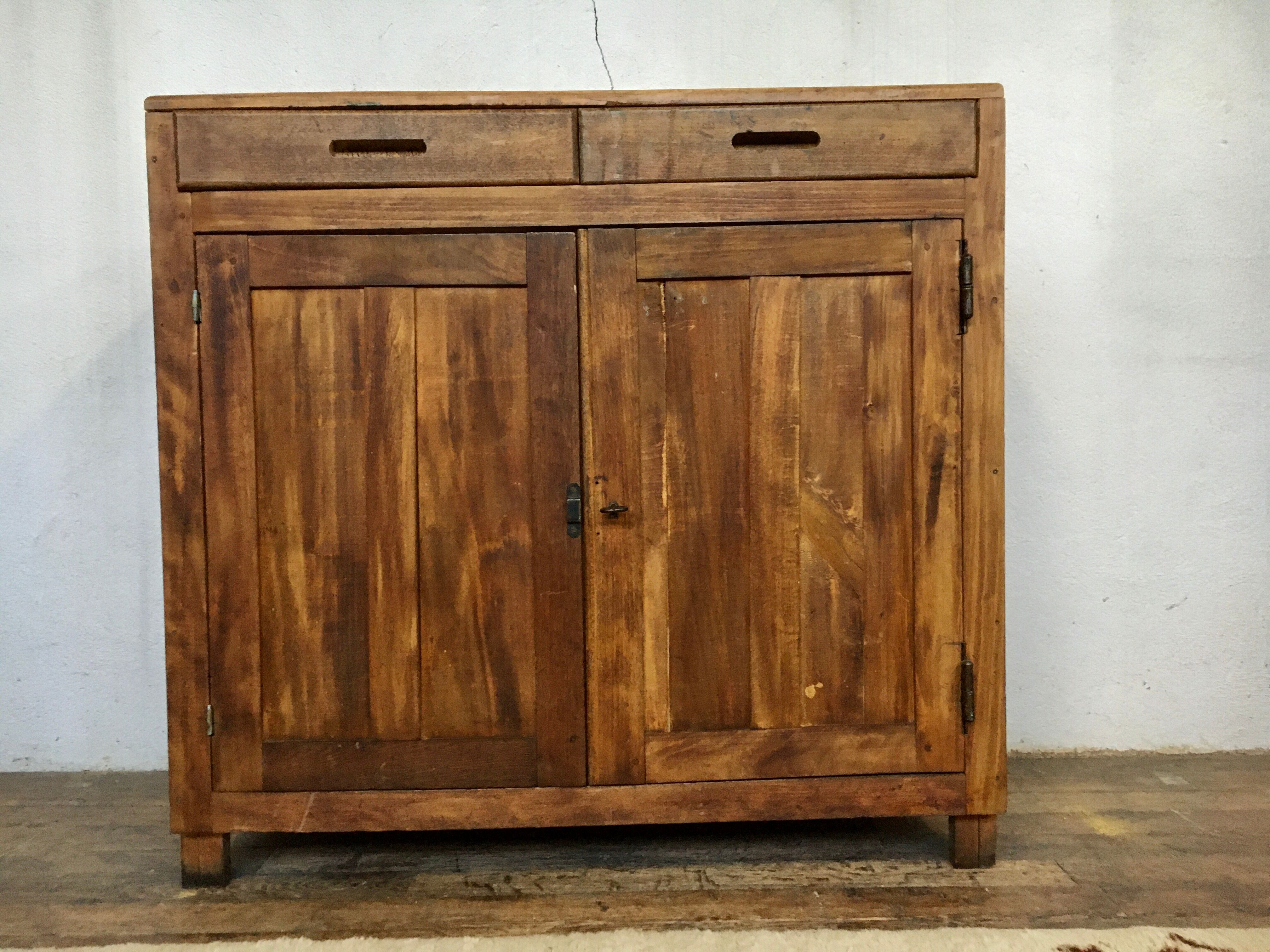 Bahut buffet parisien du XXeme siècle 1900 en bois massif (hêtre)