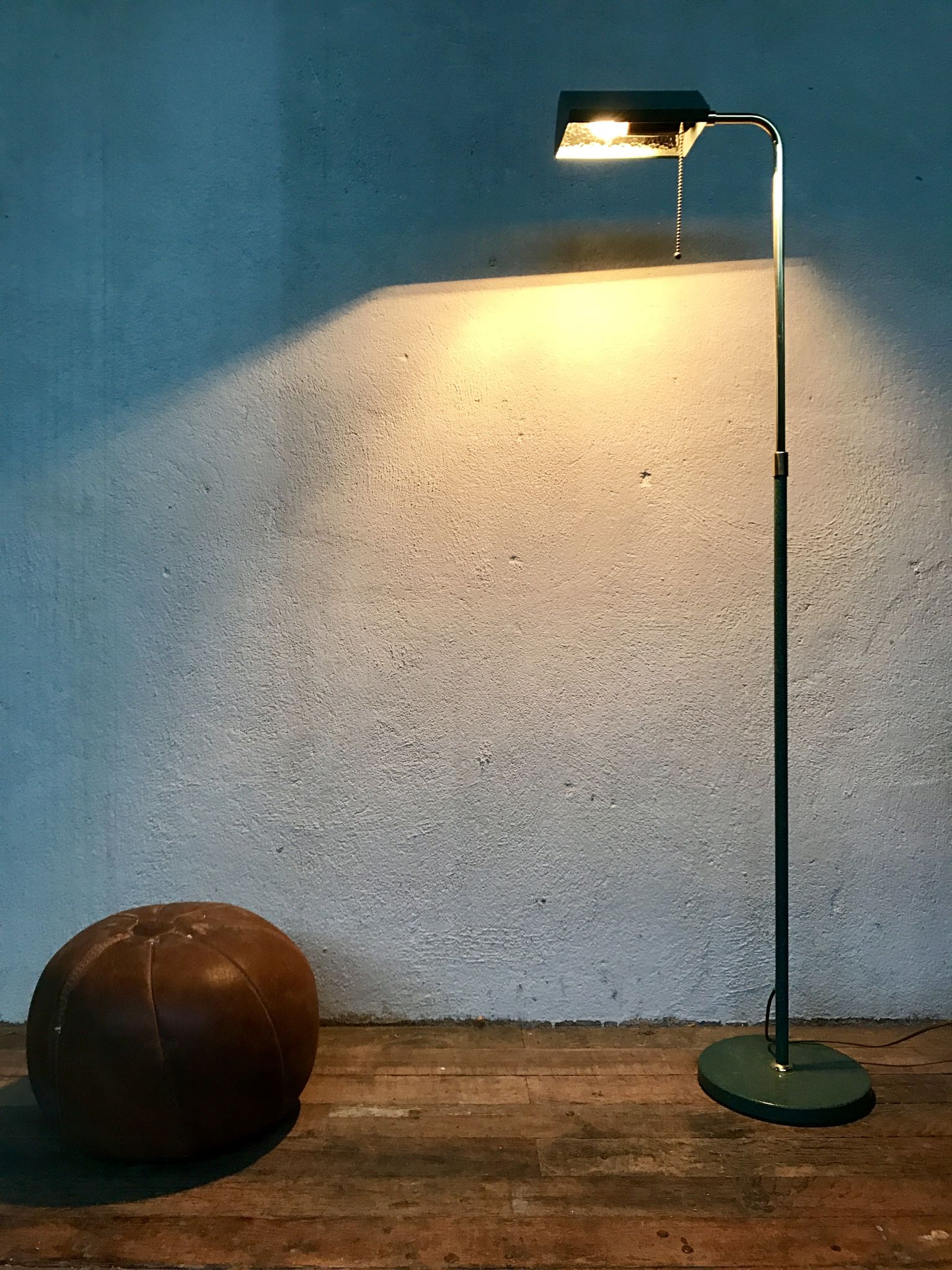 Floor lamp in brass and metal (Deknudt) vintage