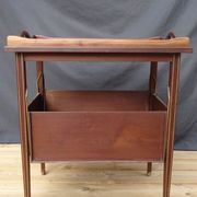 Mahogany service with flaps with removable glass top 67 x 46 cm