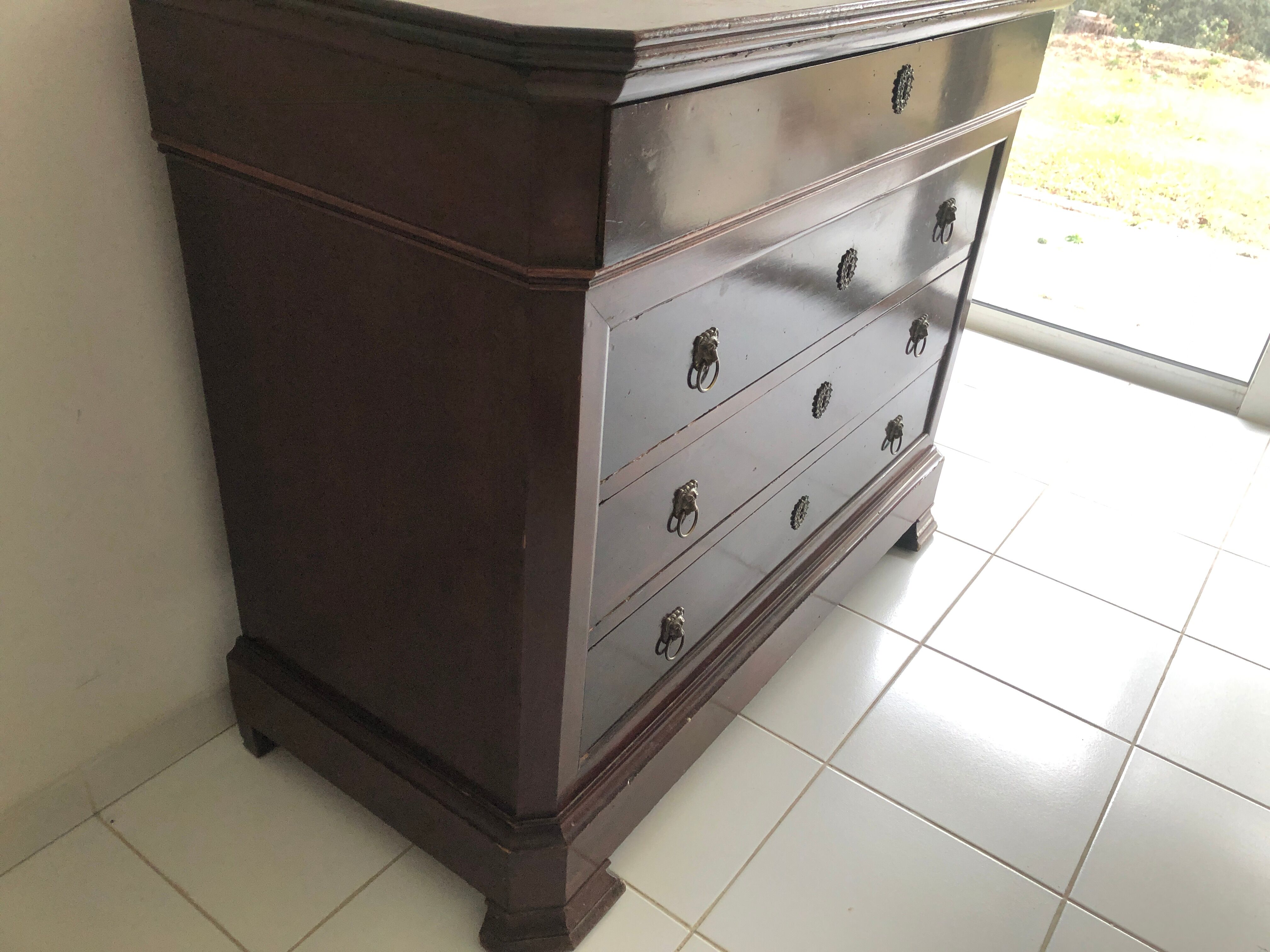 Louis Philippe mahogany chest of drawers