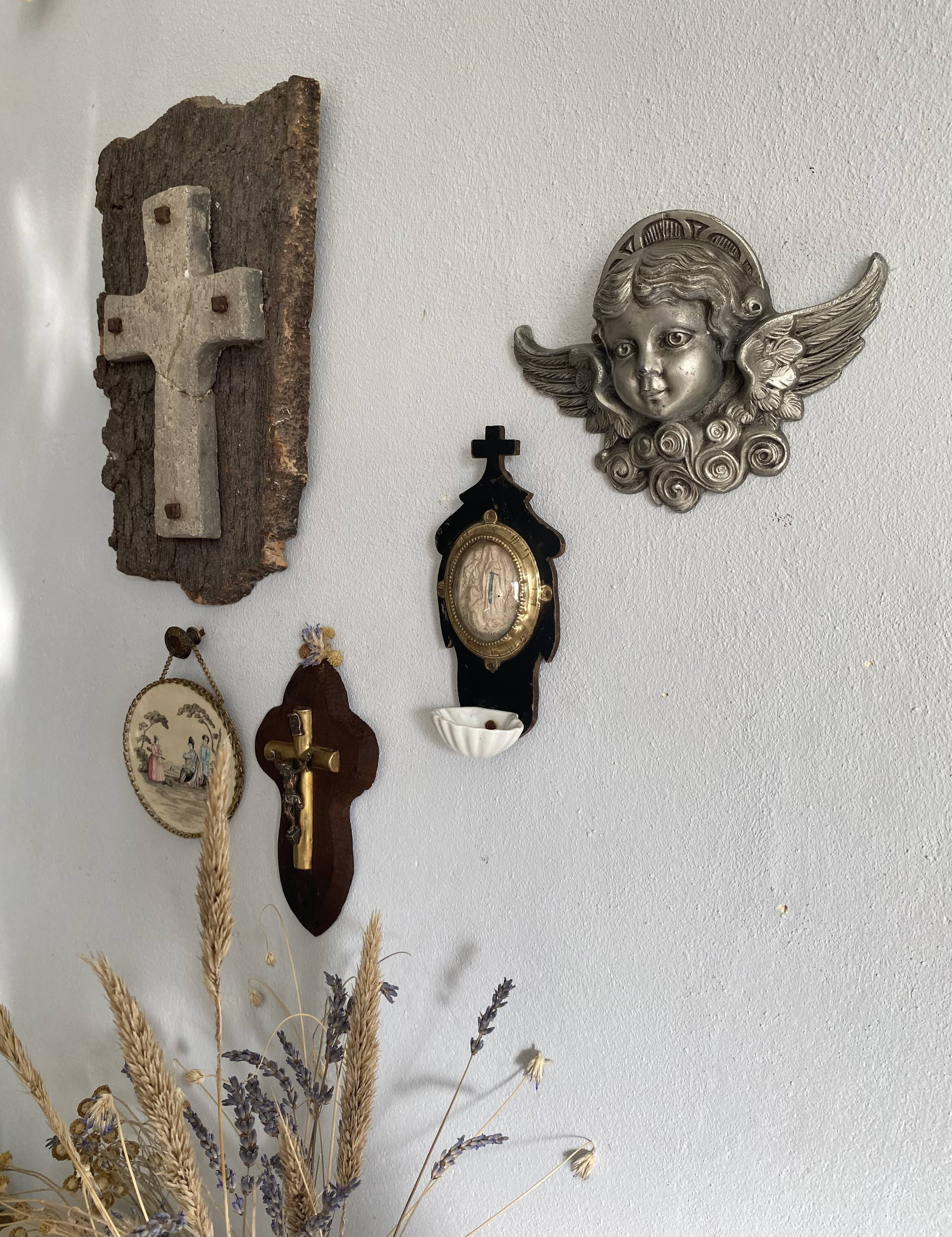 Croix verre, bois, plâtre