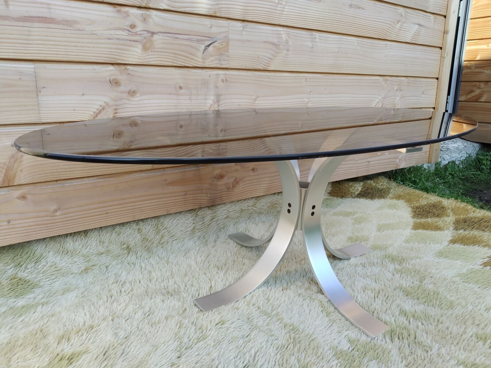 Table basse verre fumé pied aluminium brossé