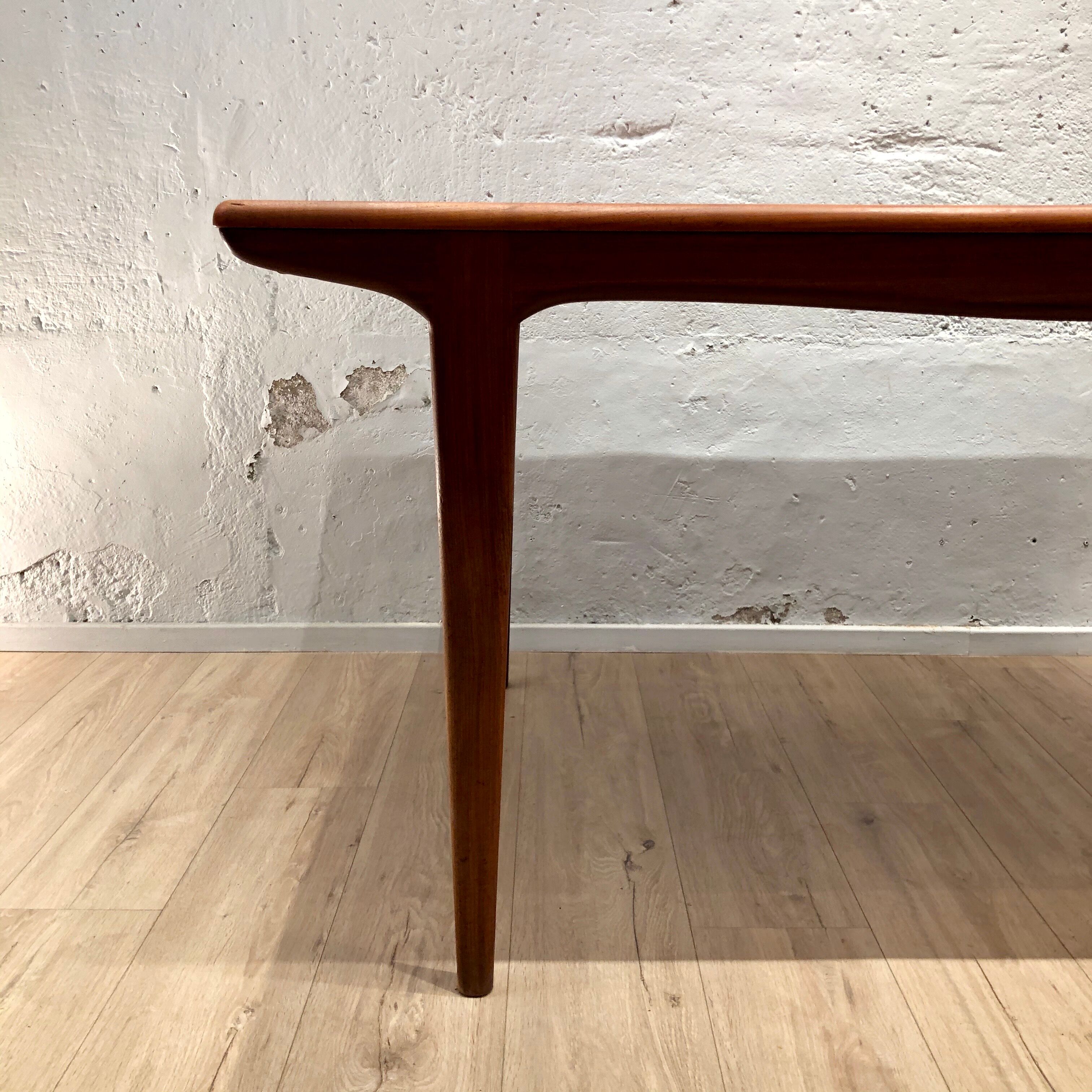 Johannes Andersen table 1960 in teak