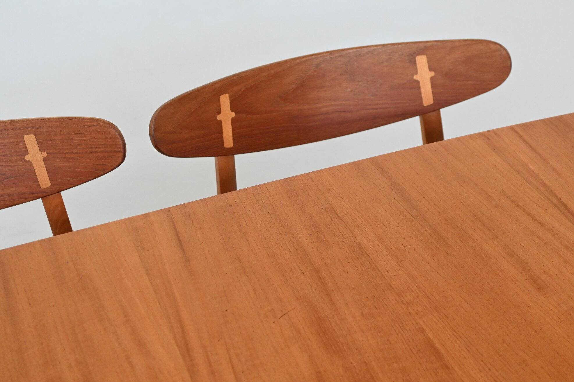 Hans Wegner drop-leaf dining table in beach and teak Denmark 1950