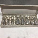 Lot of 12 silver metal knive holders