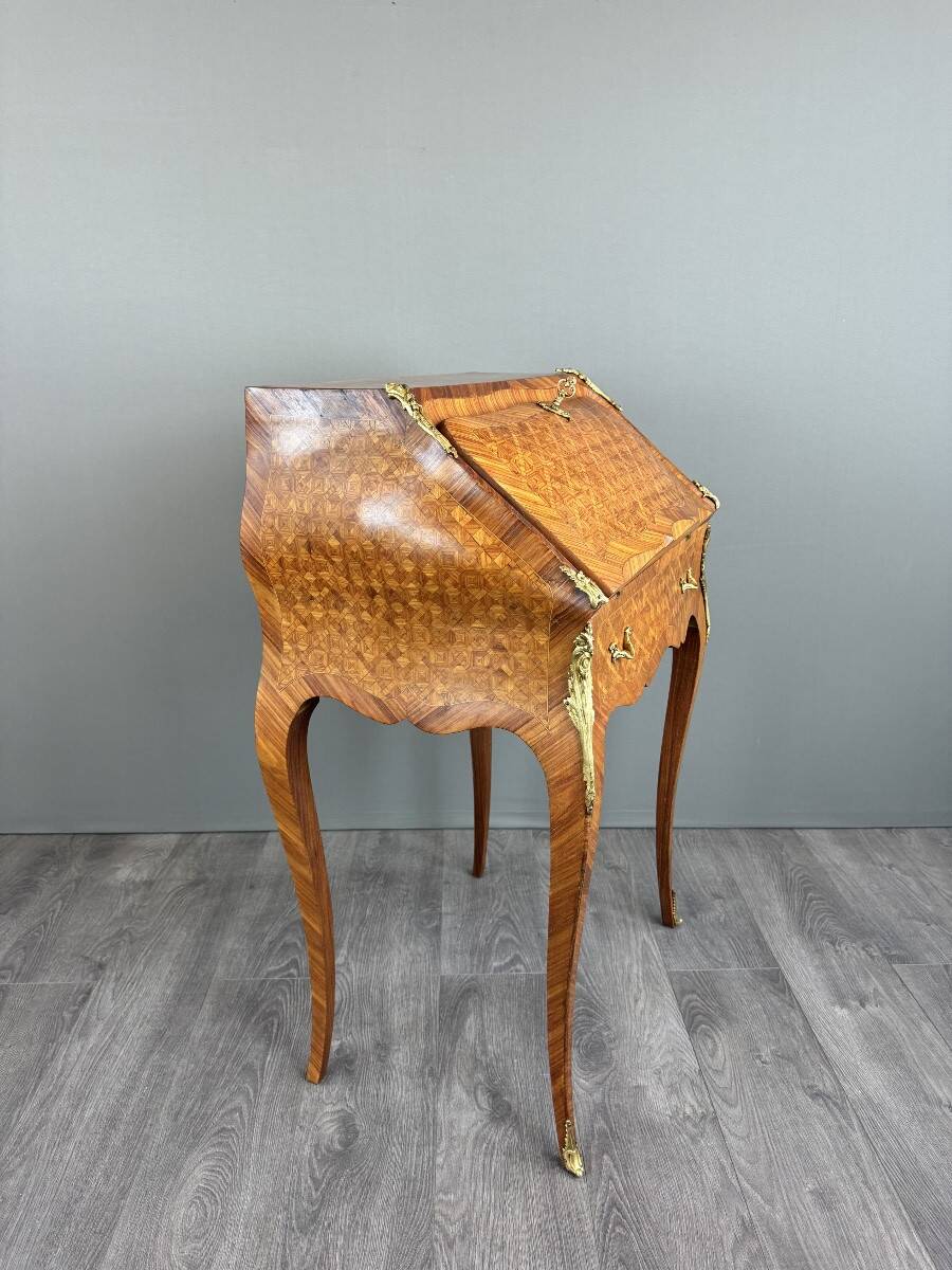 Secrétaire à pente en marqueterie, fin XIXe siècle
