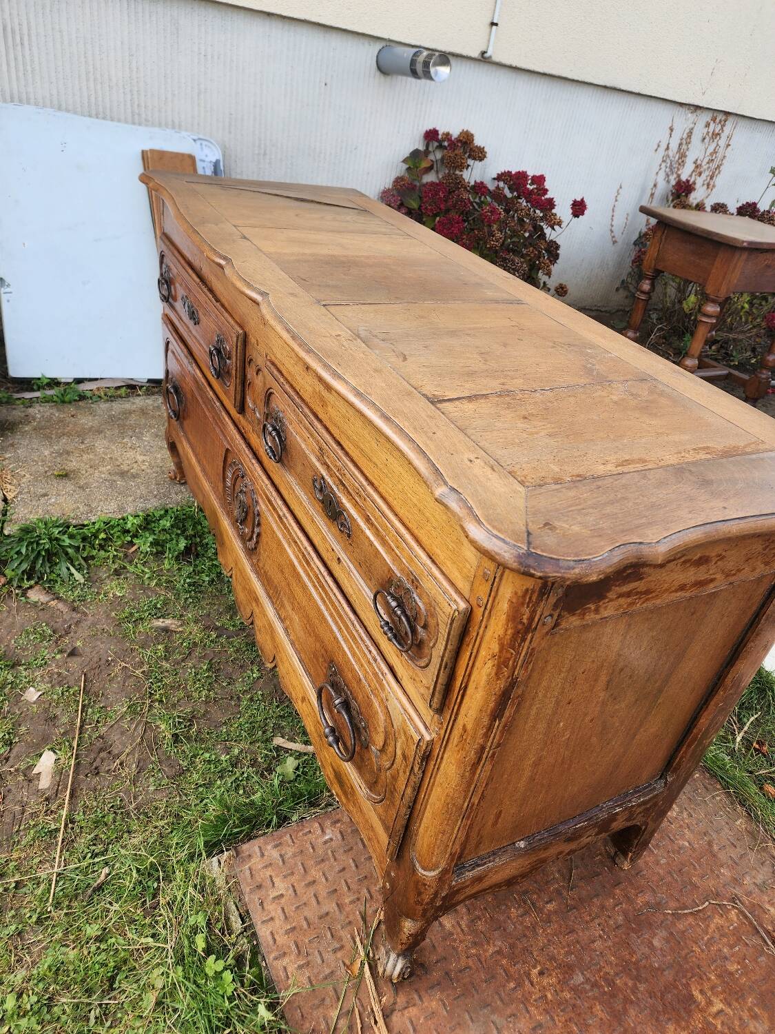Louis XV style chest of drawers