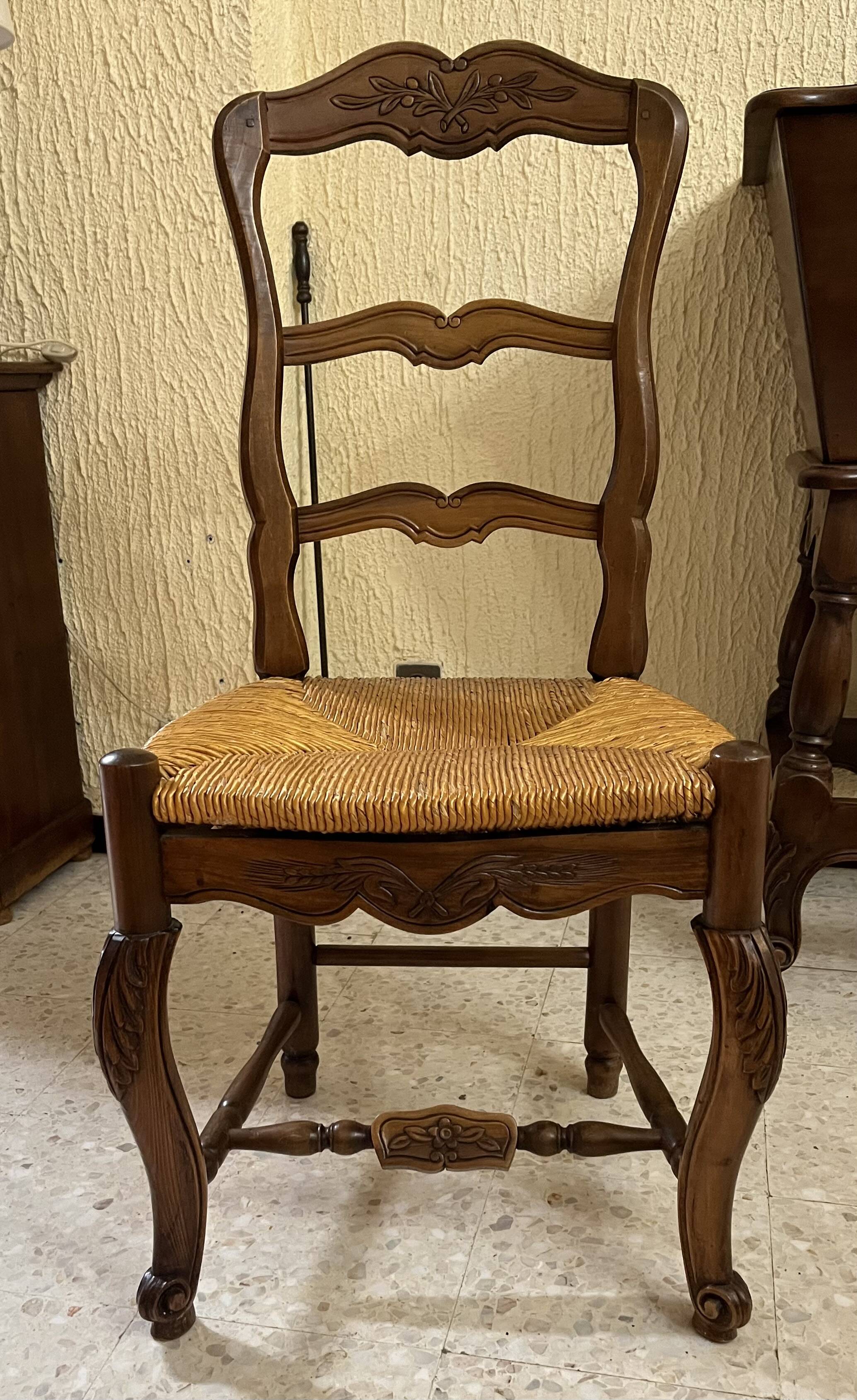 Dining room table and 6 chairs