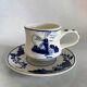Tasse à café et soucoupe en Delft Blue peintes à la main