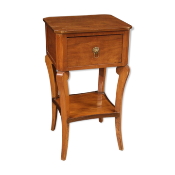 Table de chevet italienne dans la cerise, le noyer et le bois de fruit