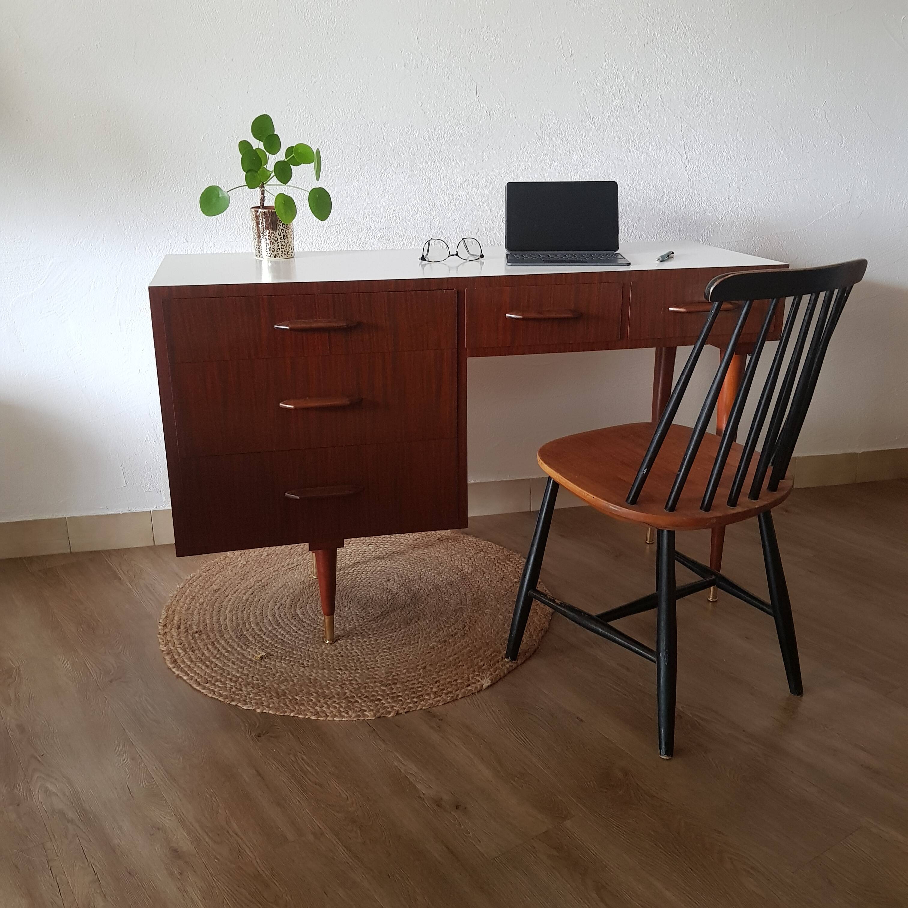 60' desk