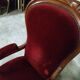 Fauteuil en noyer et velours