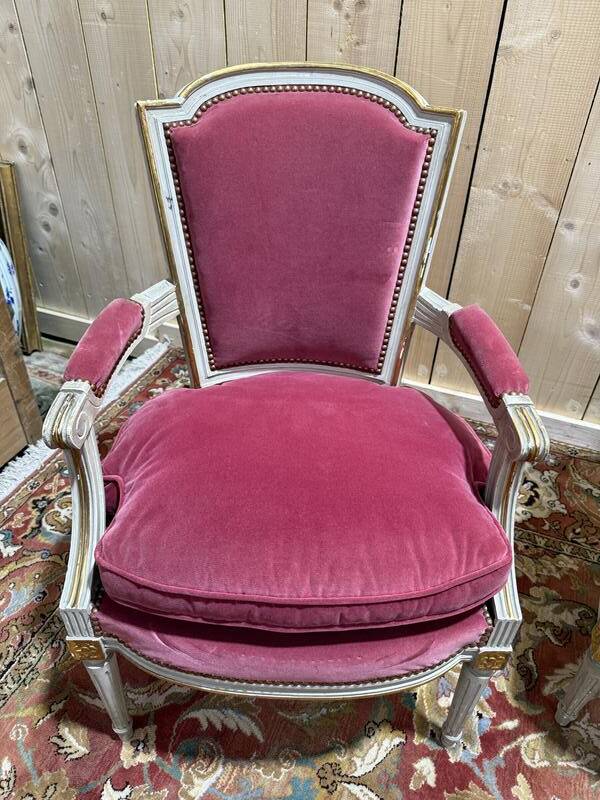 Paire de fauteuils et bergère et style Louis XVI
