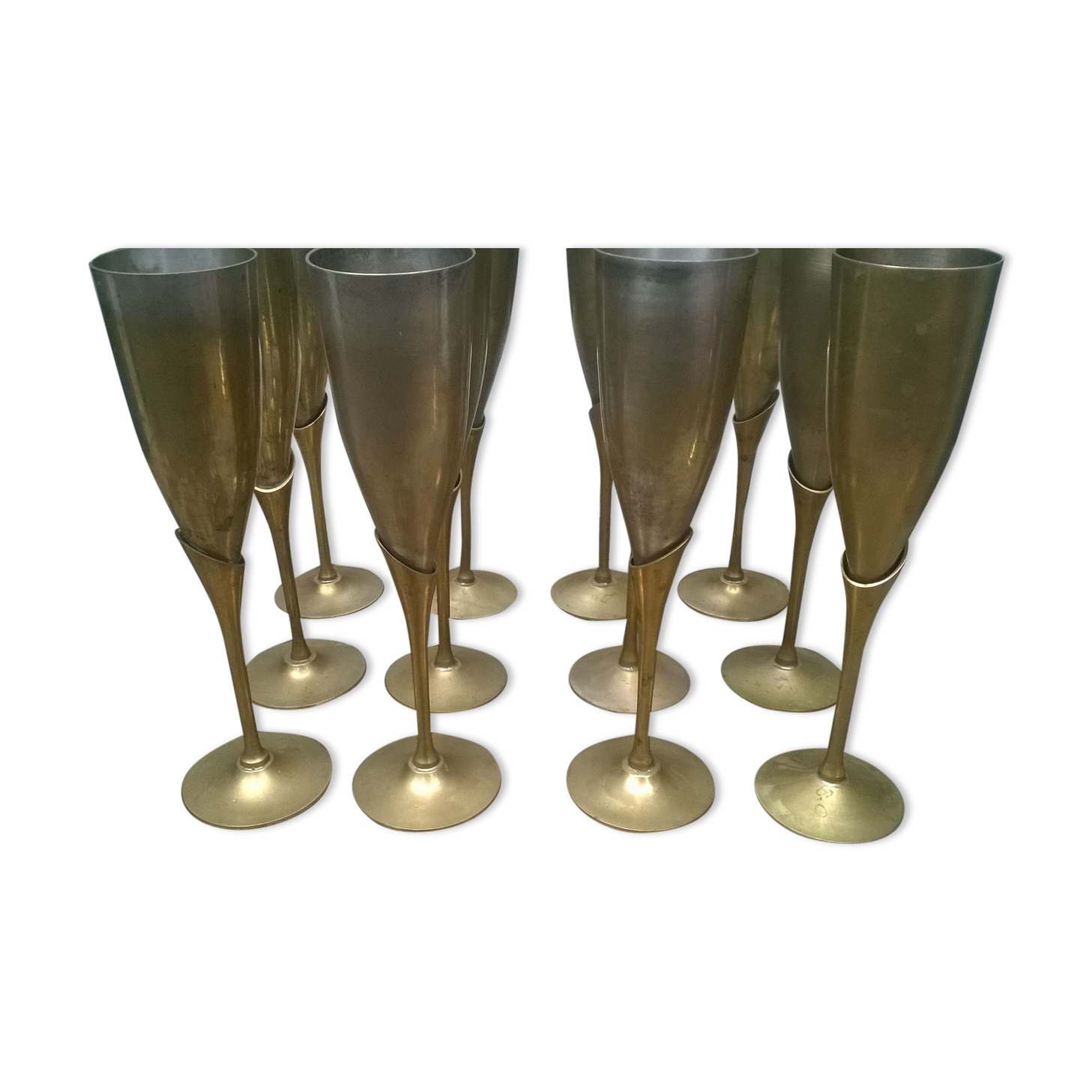 12 champagne flutes