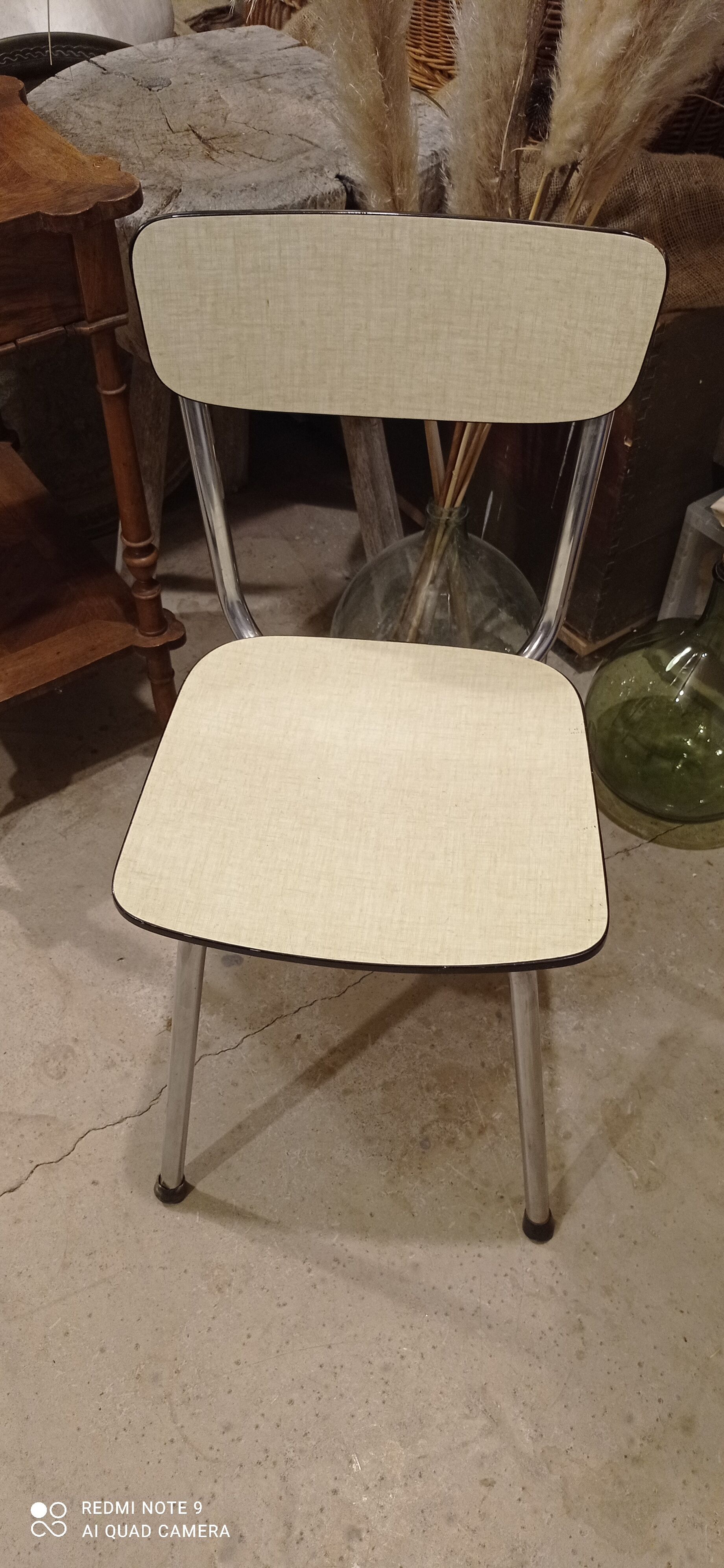 Chair anise formica