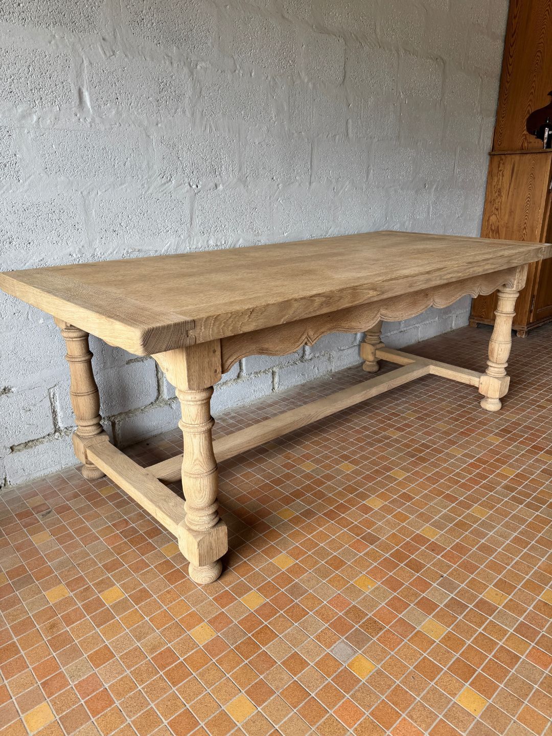 Aero-sanded oak farmhouse table