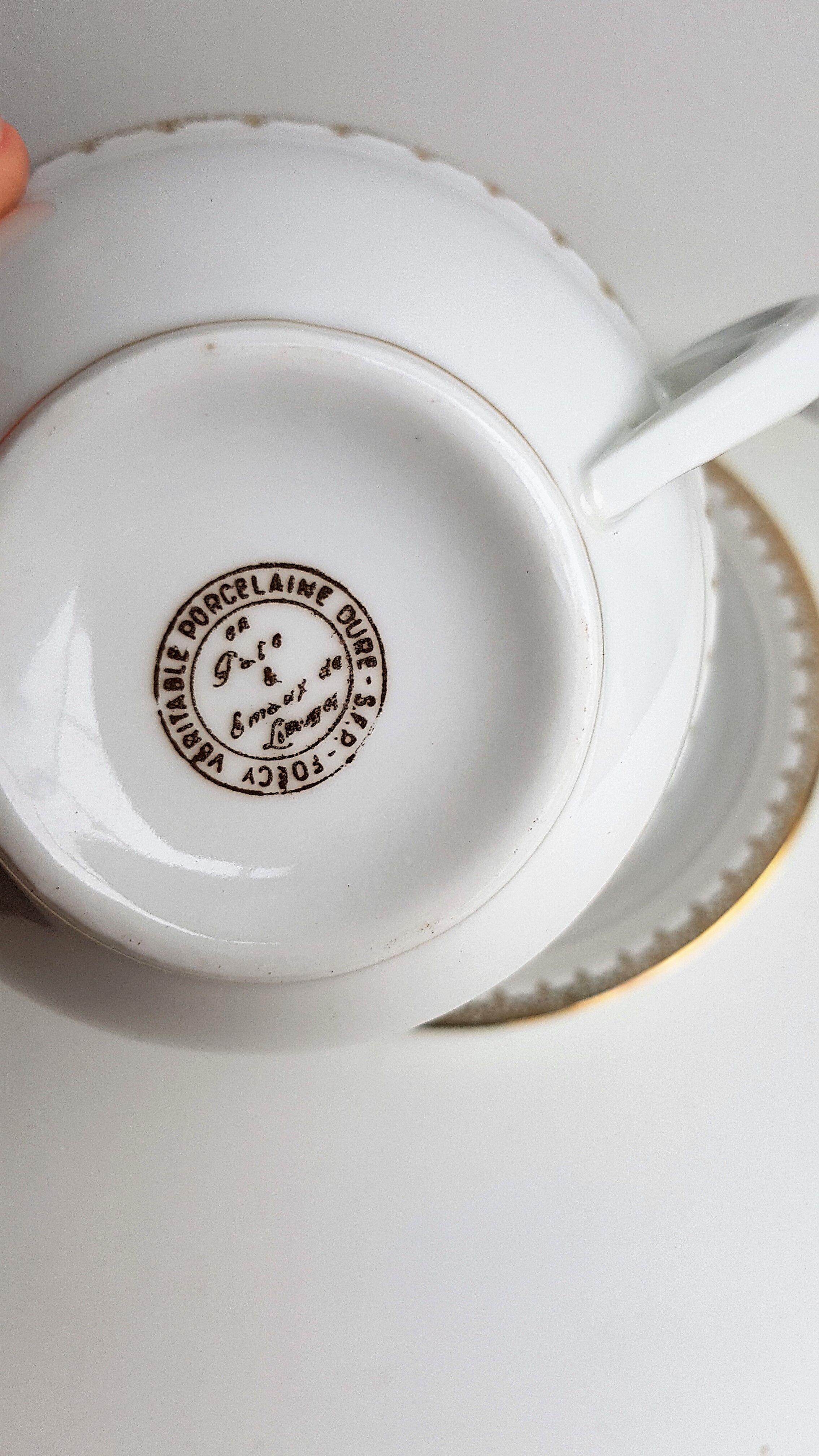 Series of 4 cups and saucers in white porcelain