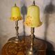 Paire de lampes de chevet Art déco en laiton et pâte de verre jaune, 1930