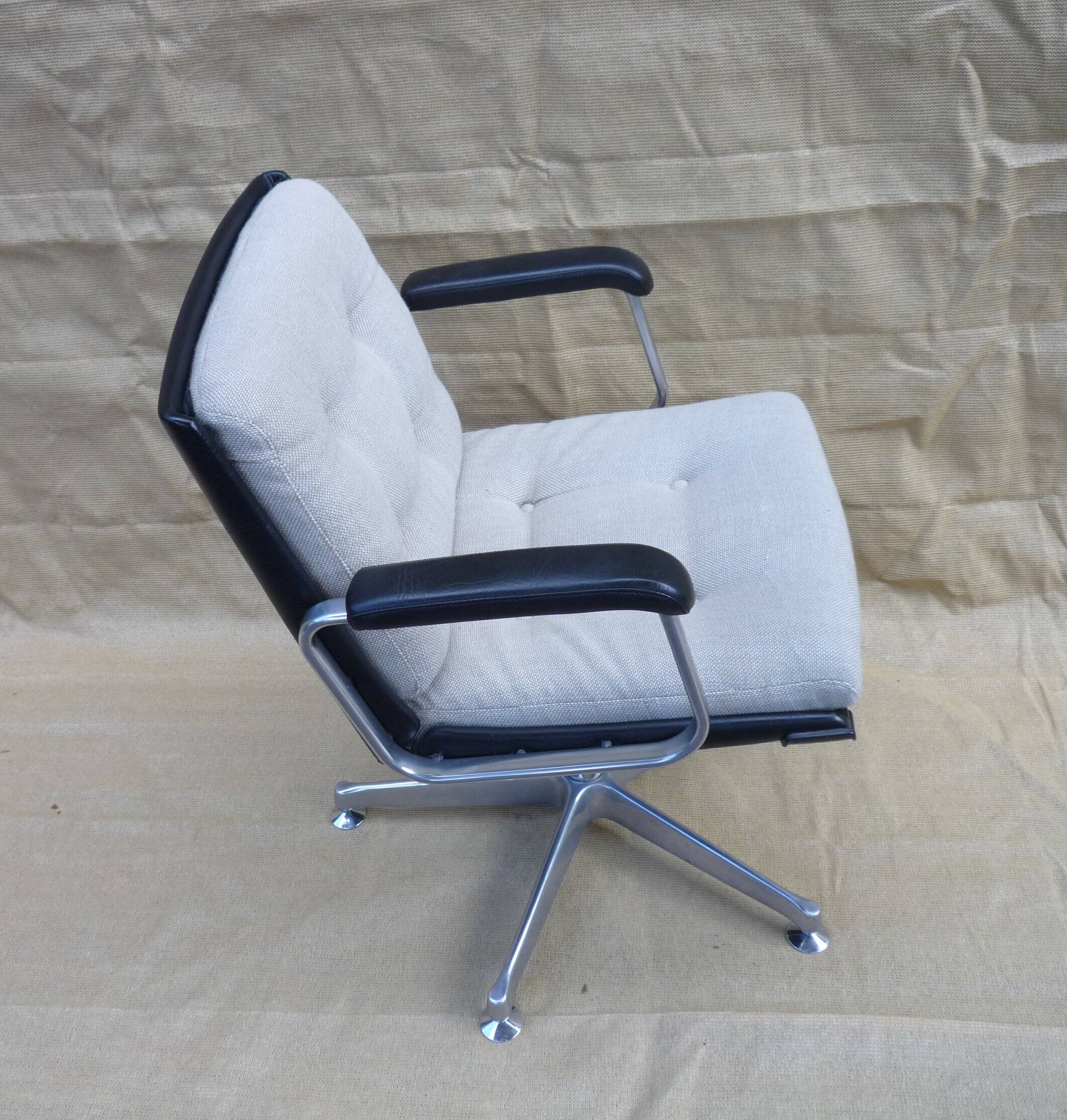Office chair in wool and leather